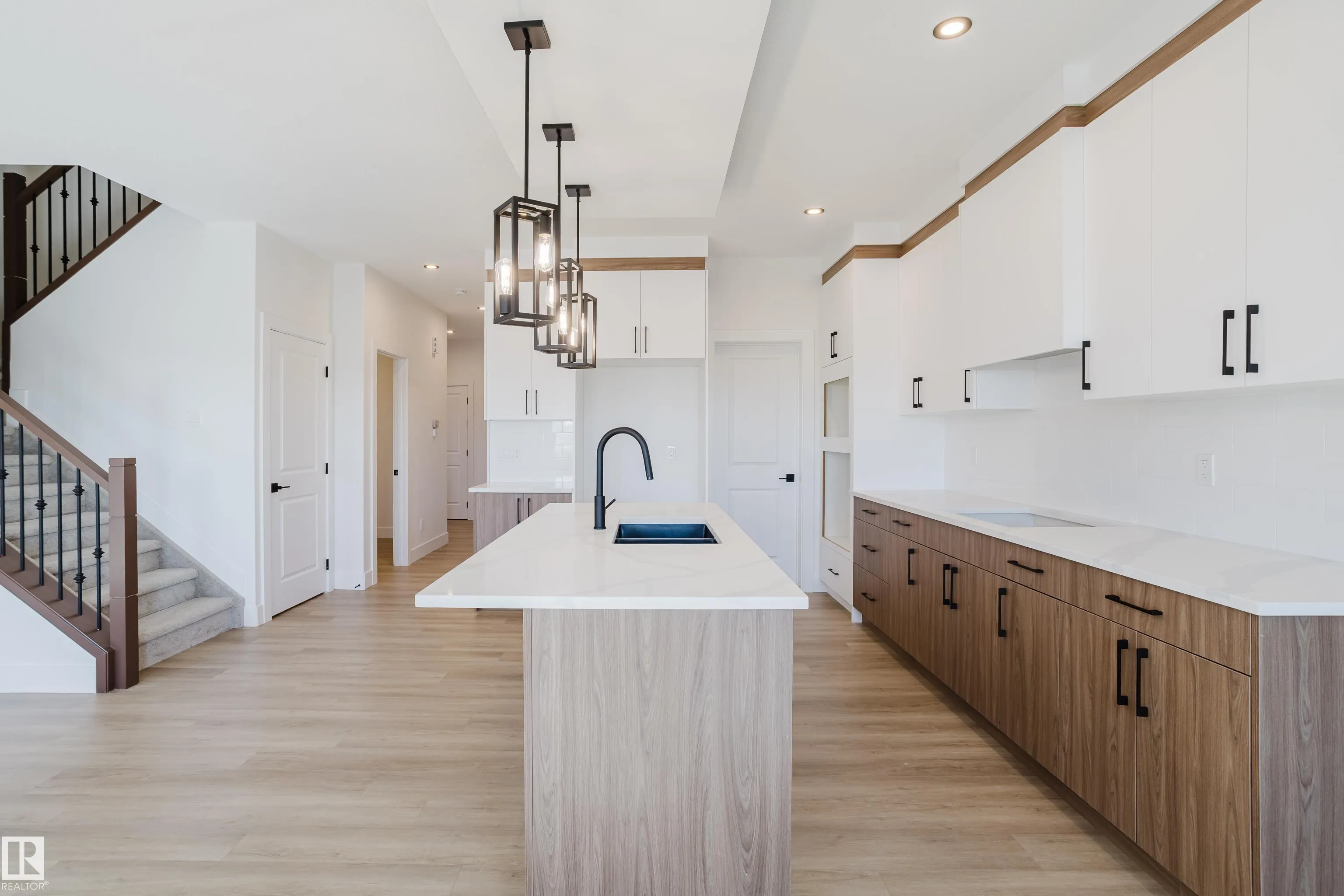 373 Bluff Cove