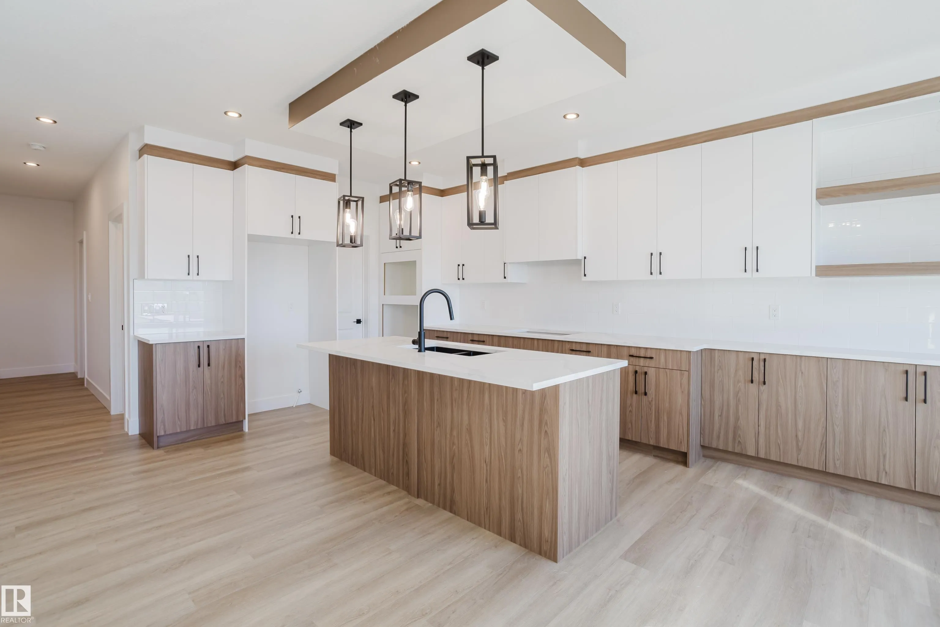 373 Bluff Cove