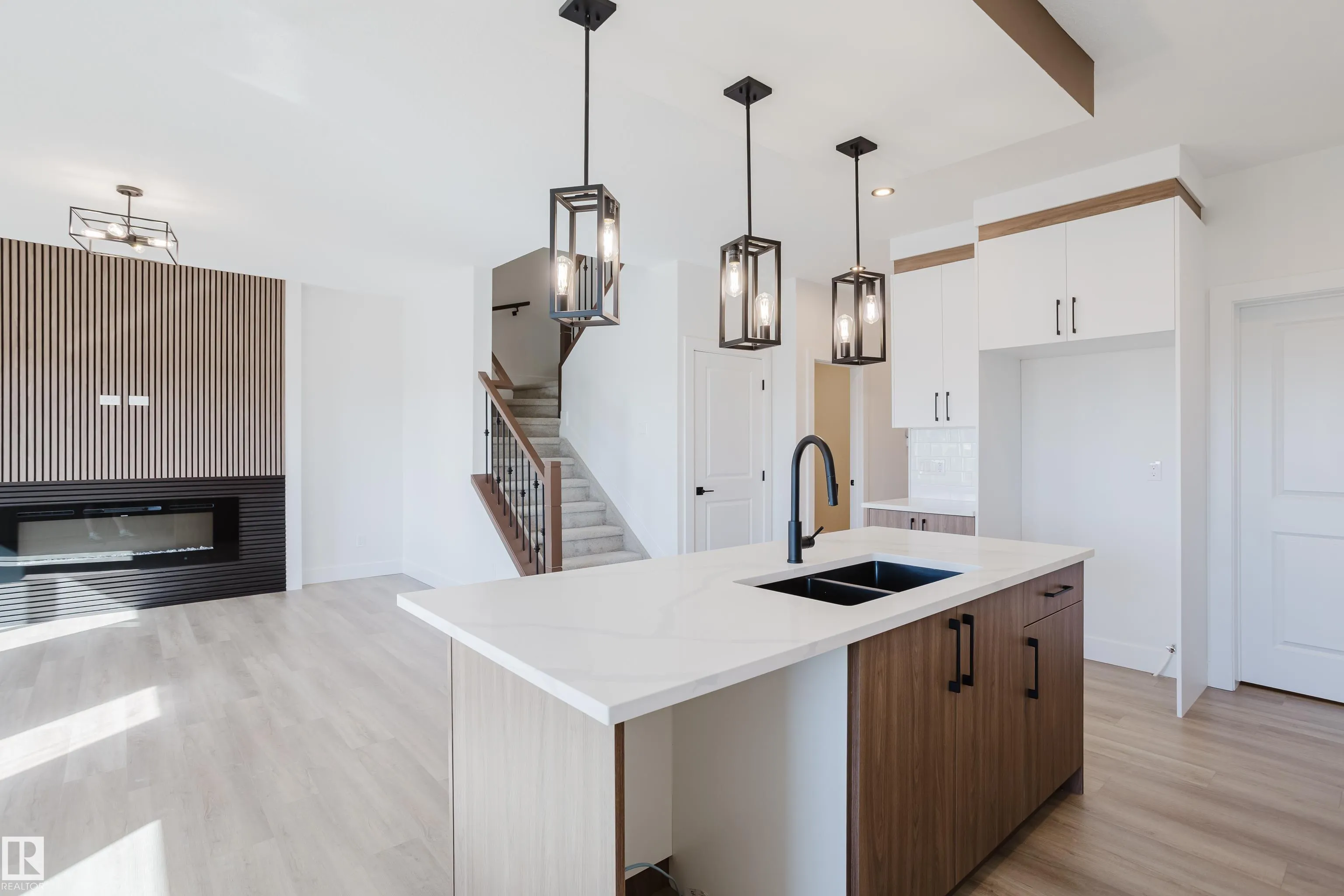 373 Bluff Cove