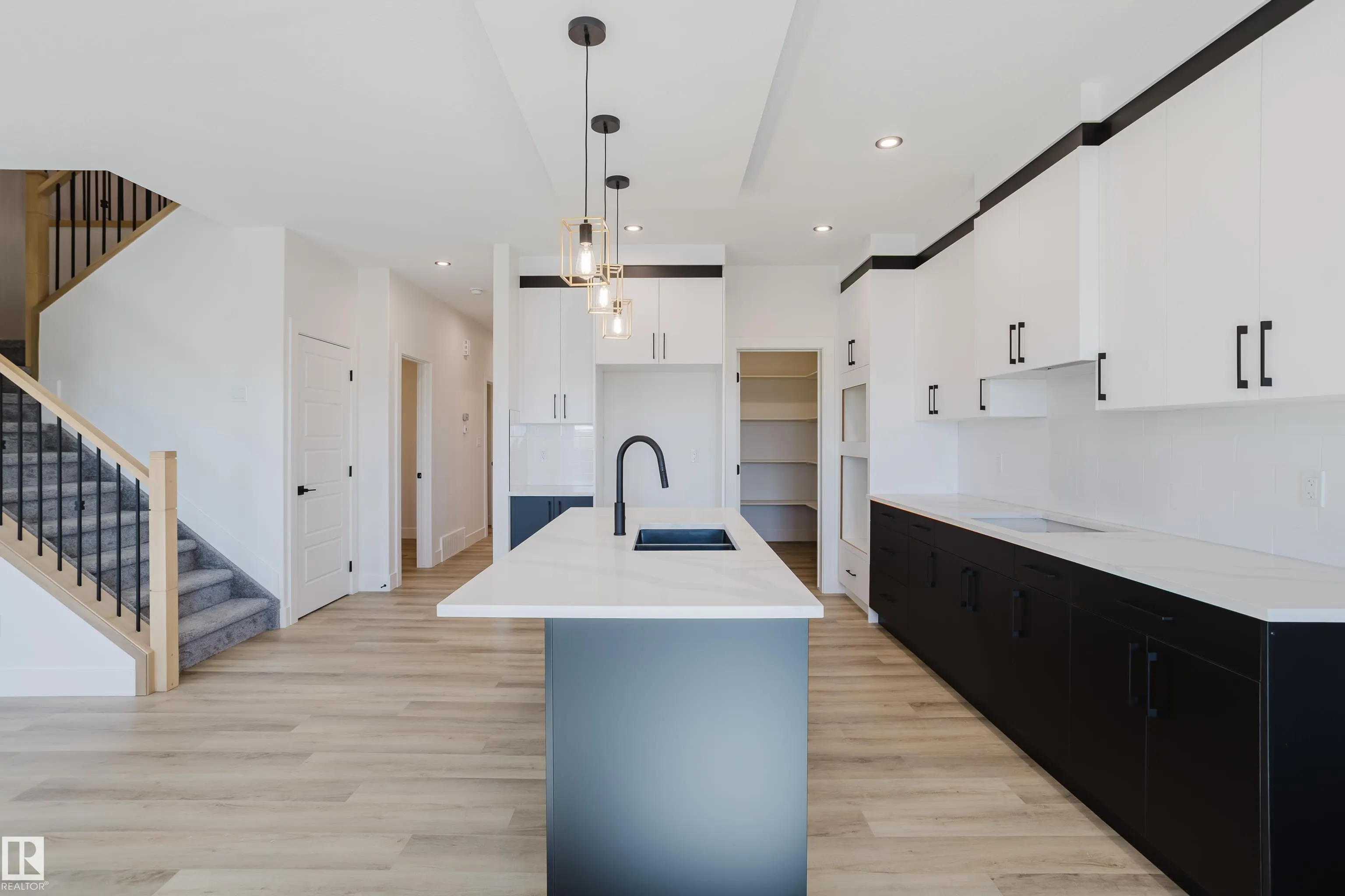 371 Bluff Cove