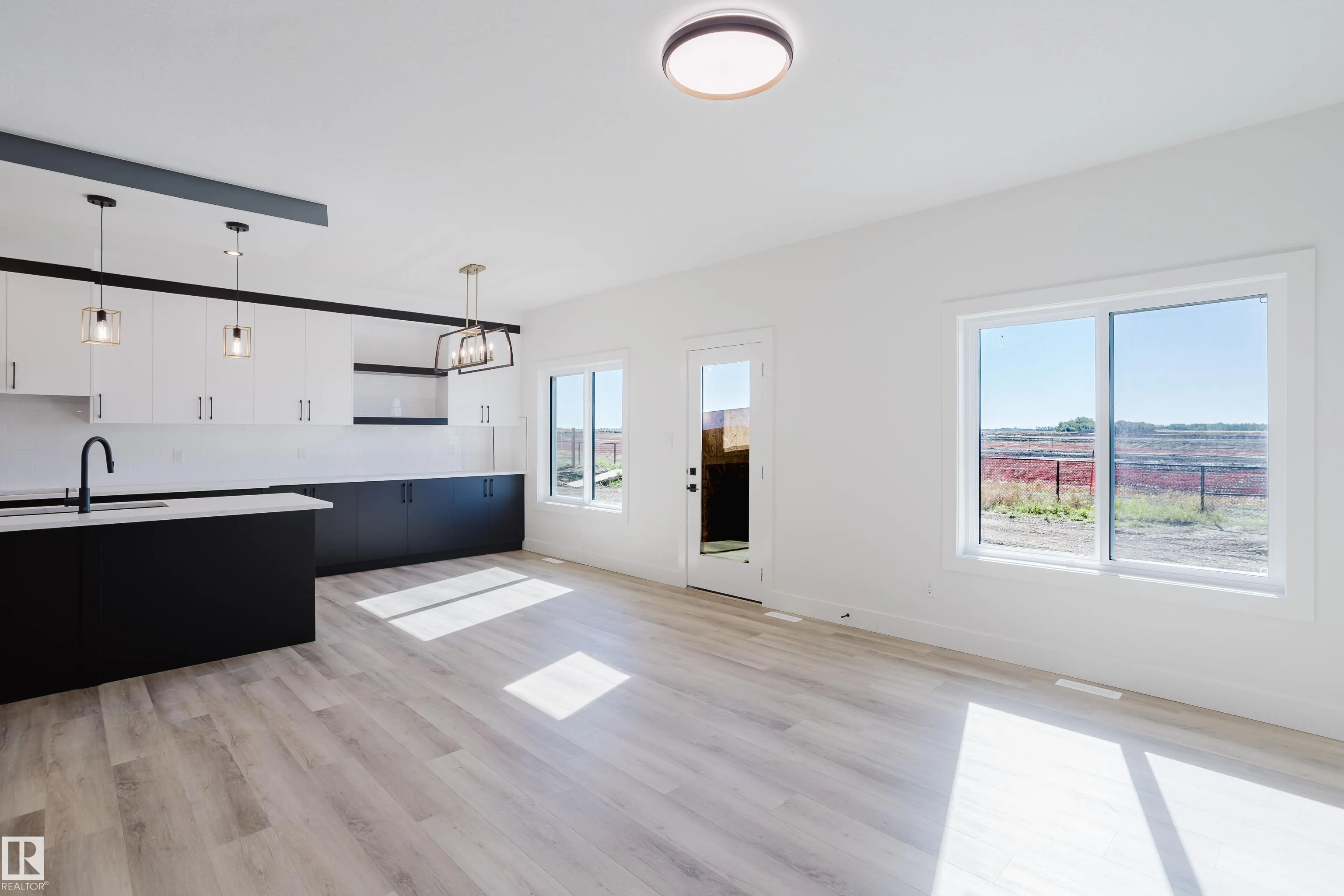 371 Bluff Cove