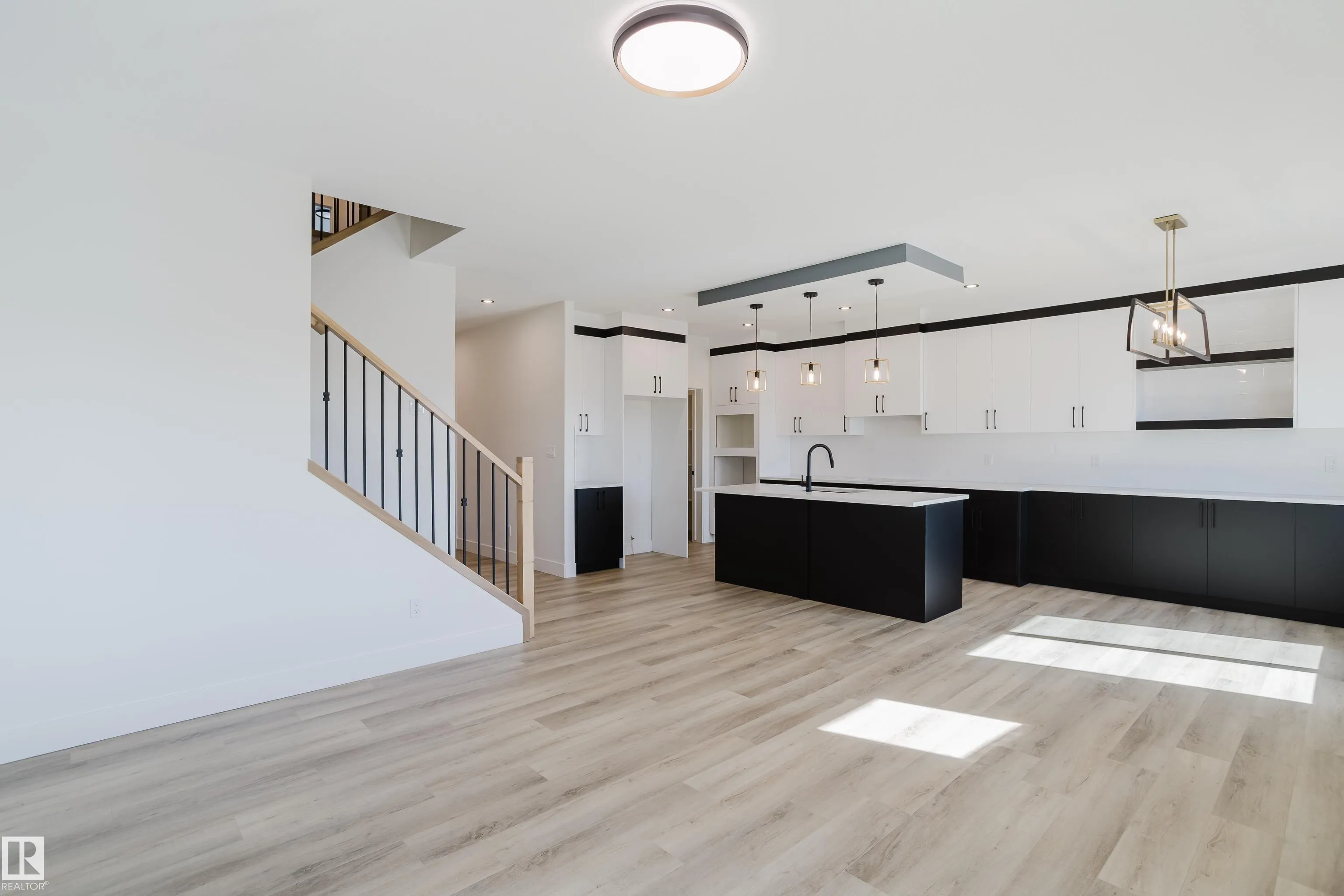 371 Bluff Cove