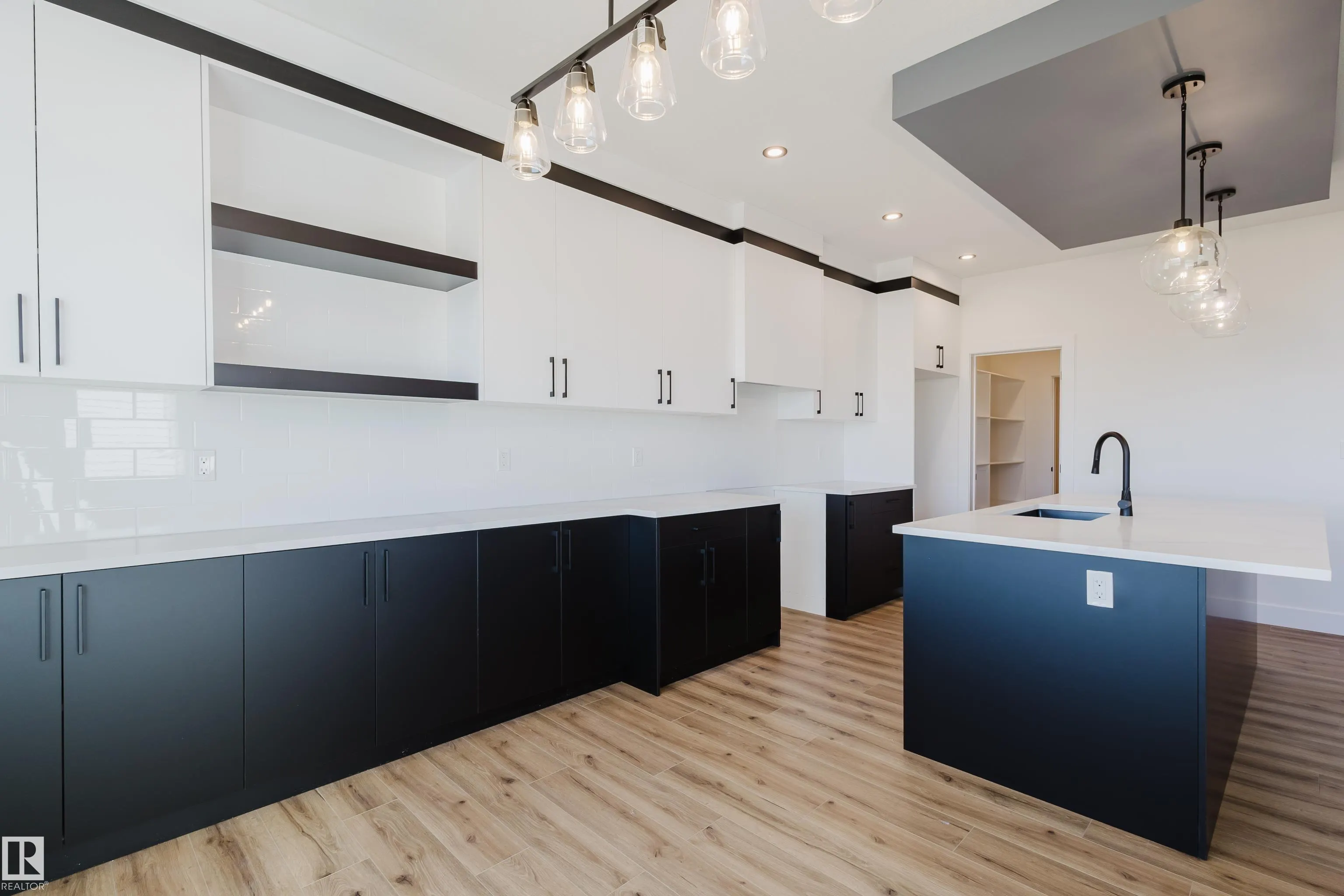 333 Bluff Cove