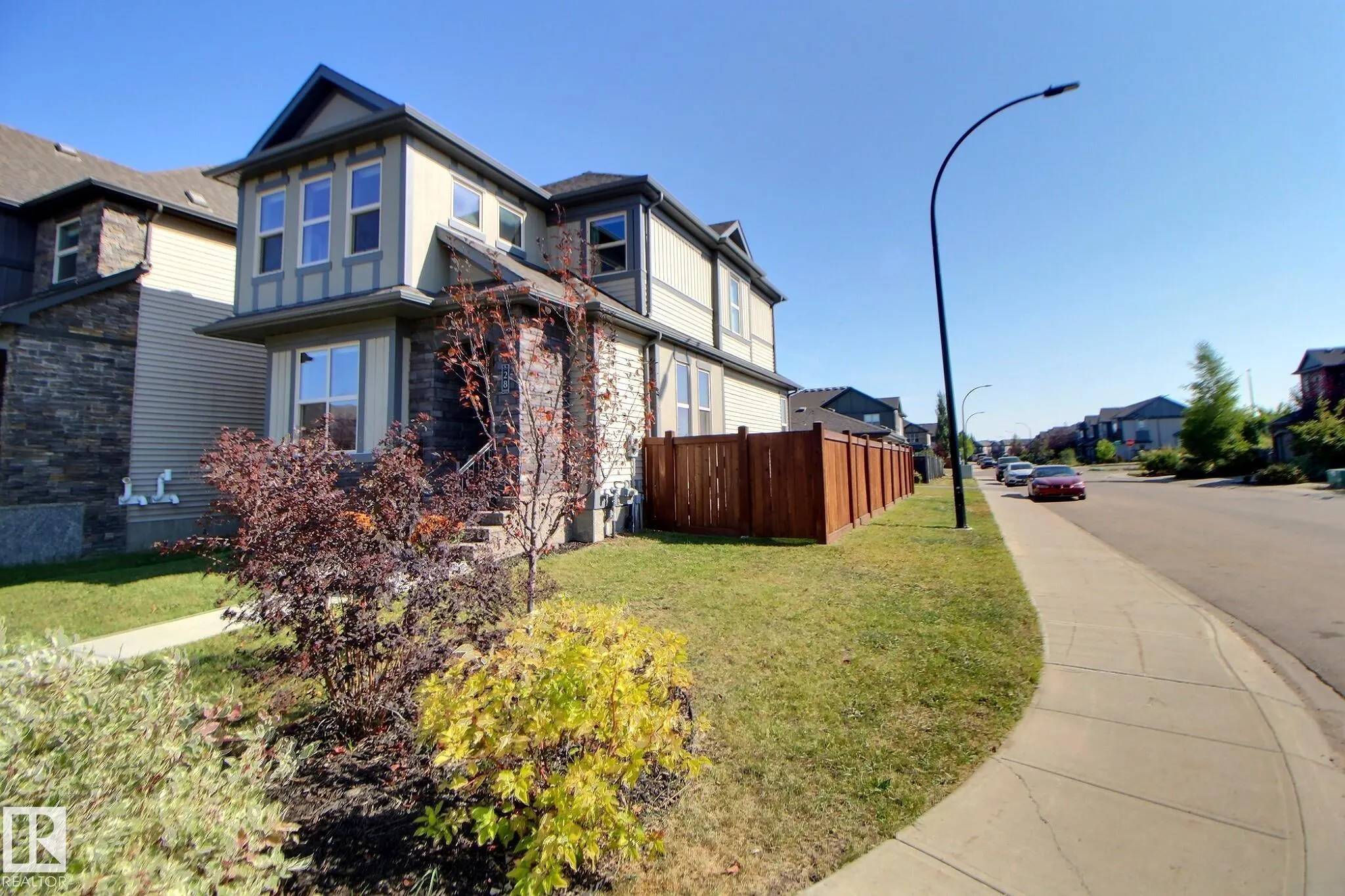 28 GREENBURY Manor