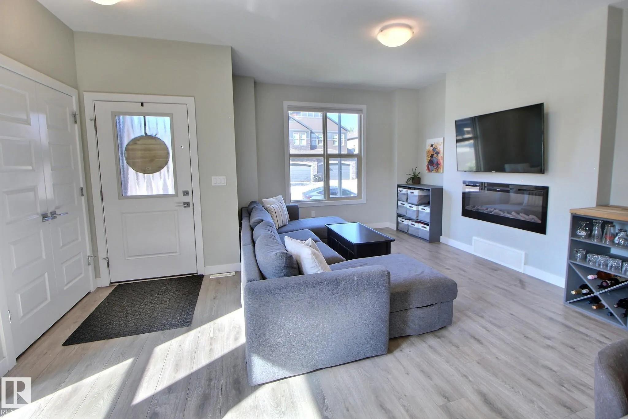 28 GREENBURY Manor