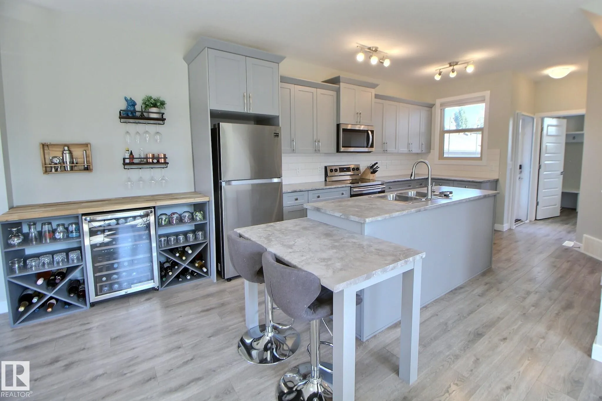 28 GREENBURY Manor