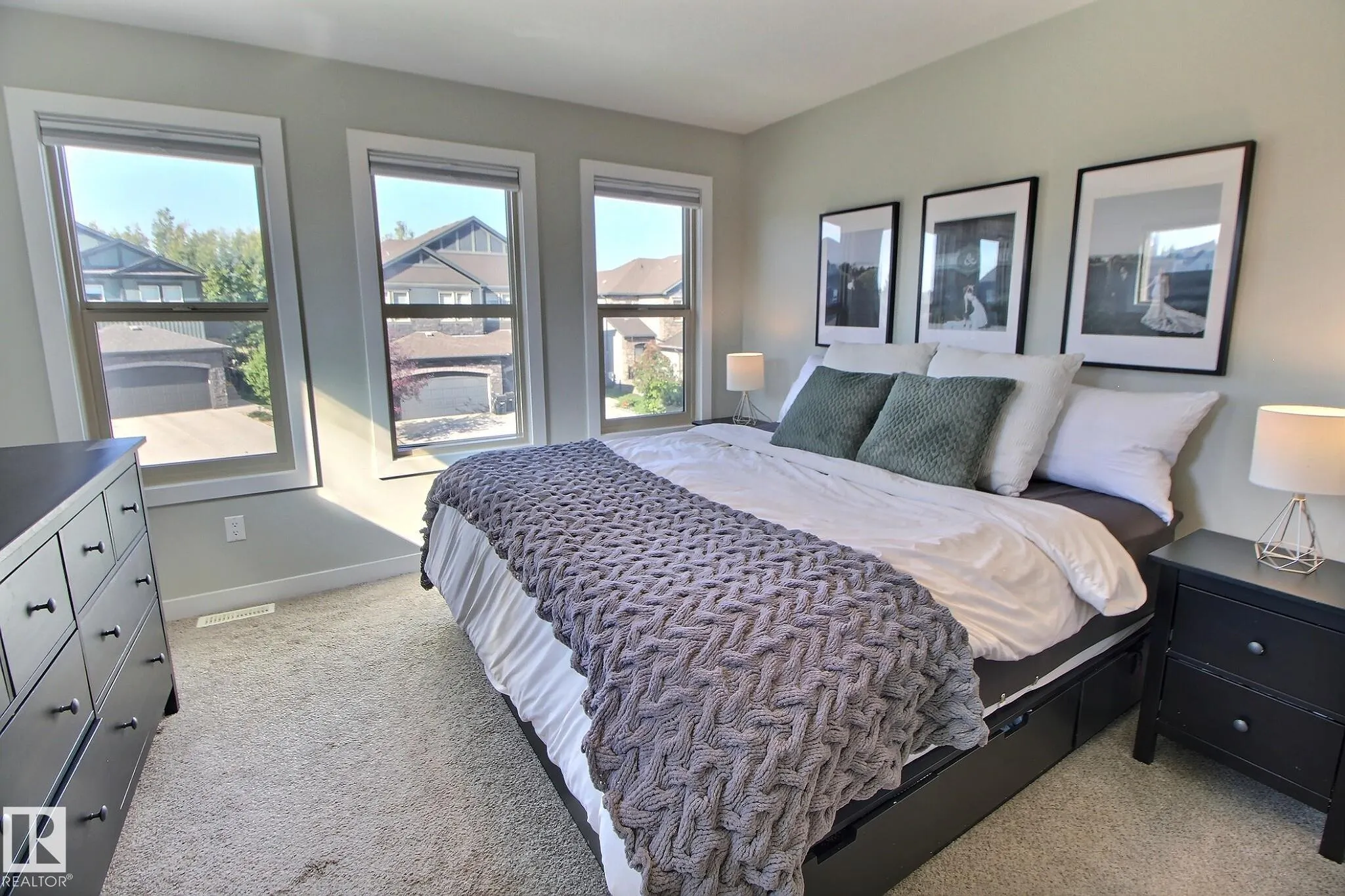 28 GREENBURY Manor
