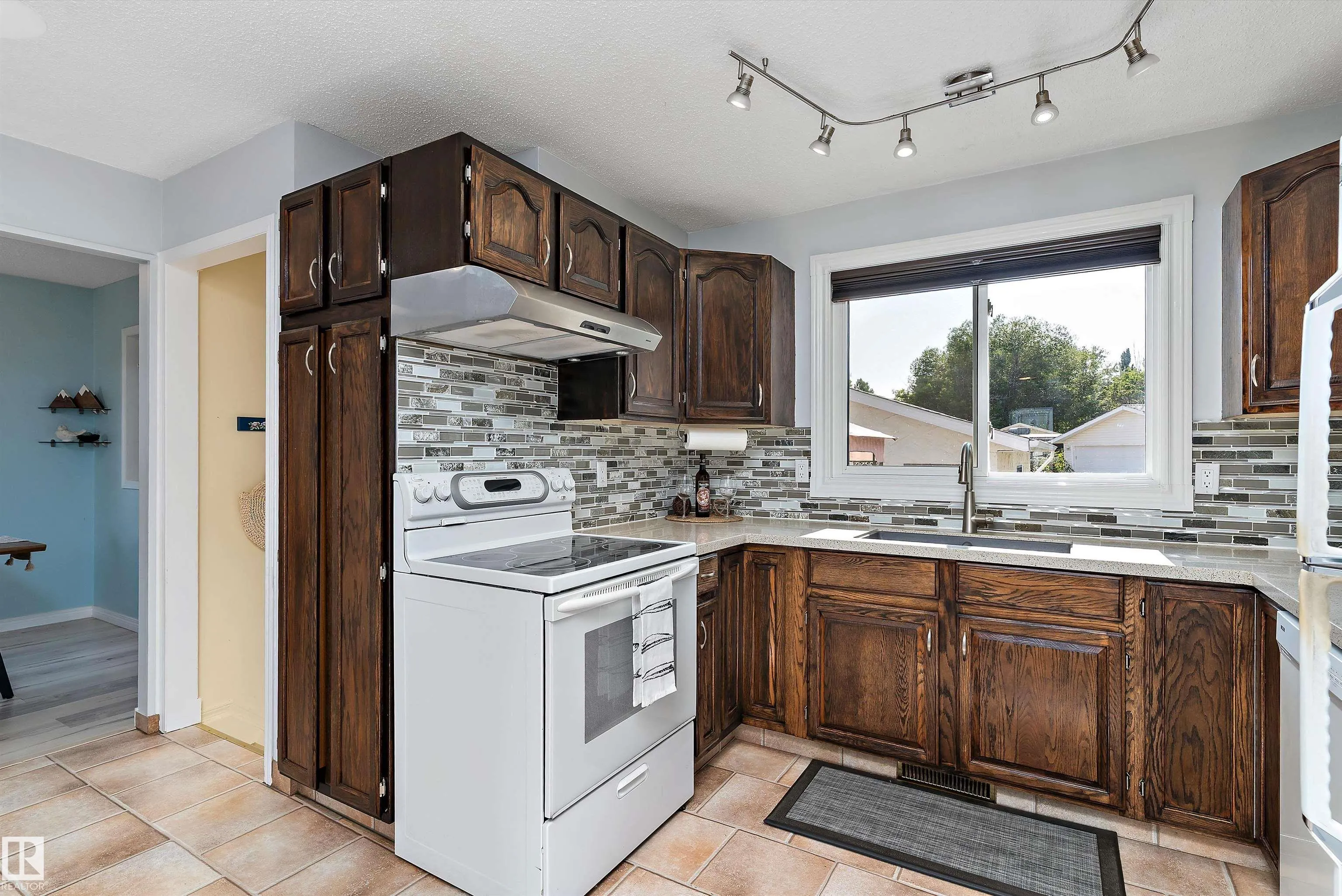 114 BROOKWOOD Drive