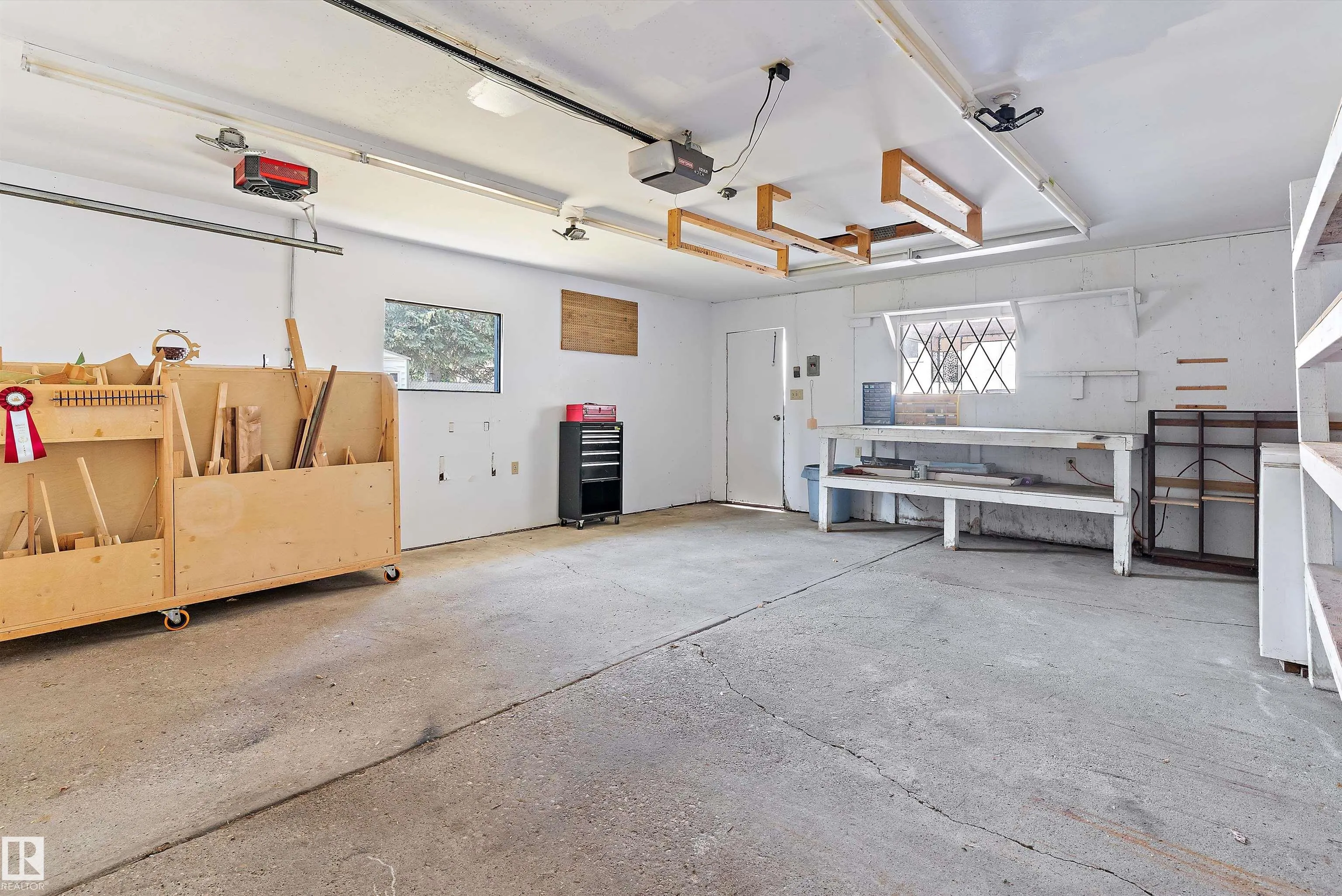 114 BROOKWOOD Drive