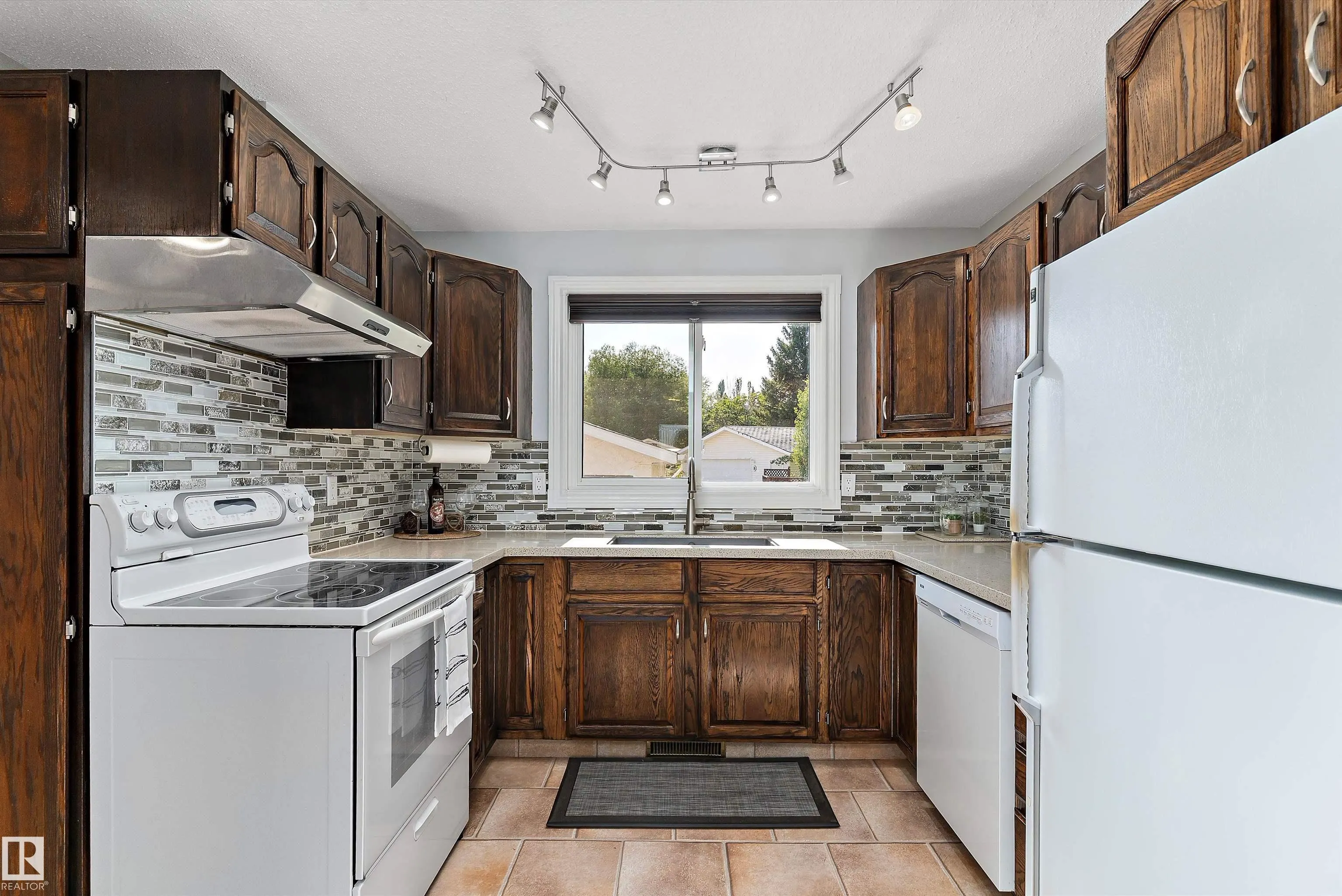 114 BROOKWOOD Drive