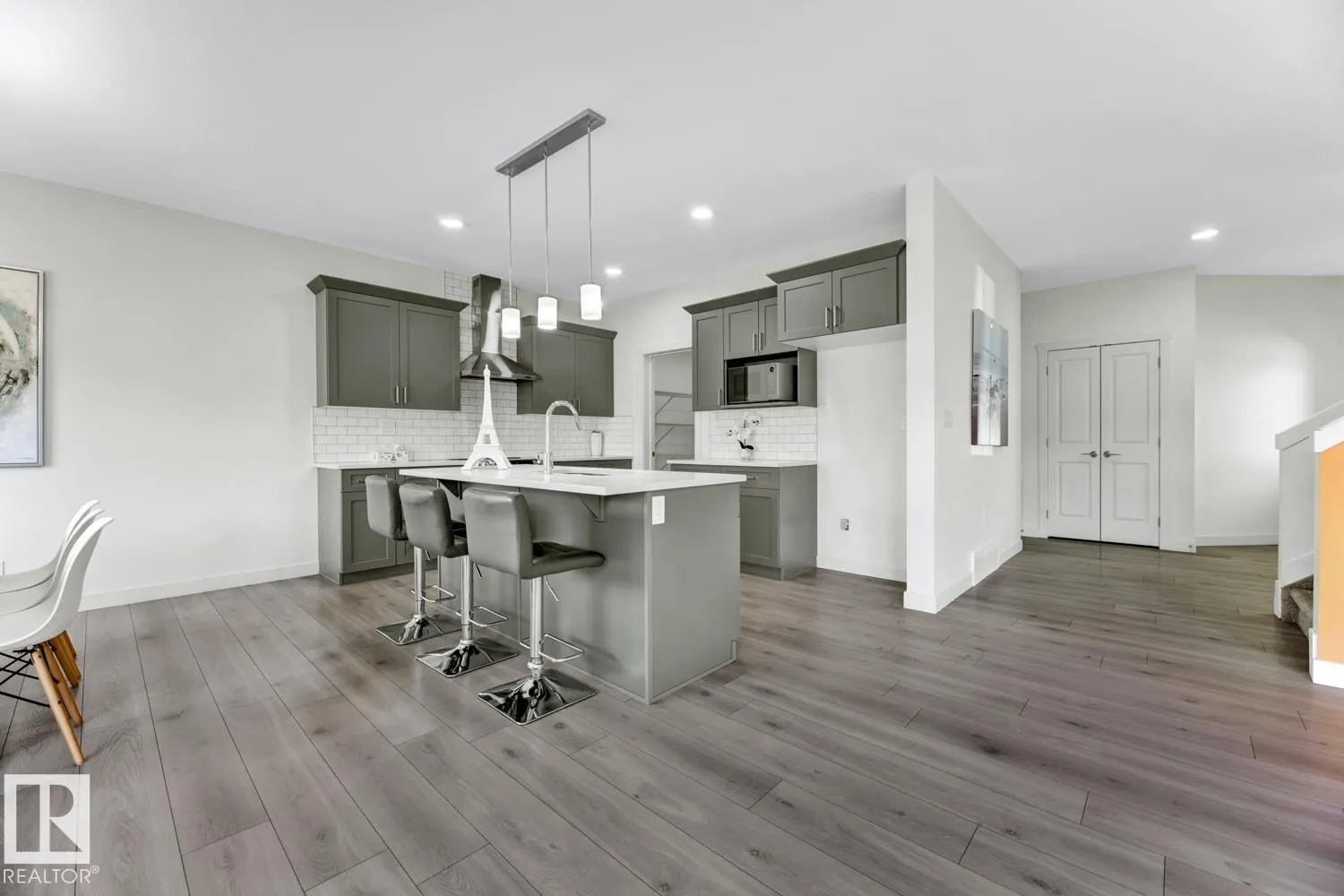 513 EAGLESON Wynd