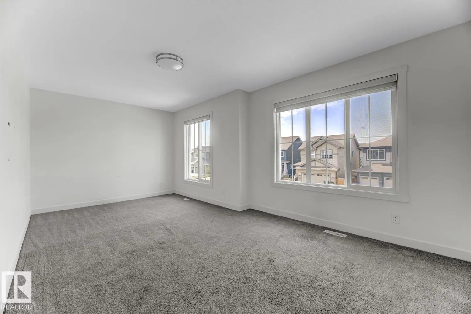 513 EAGLESON Wynd