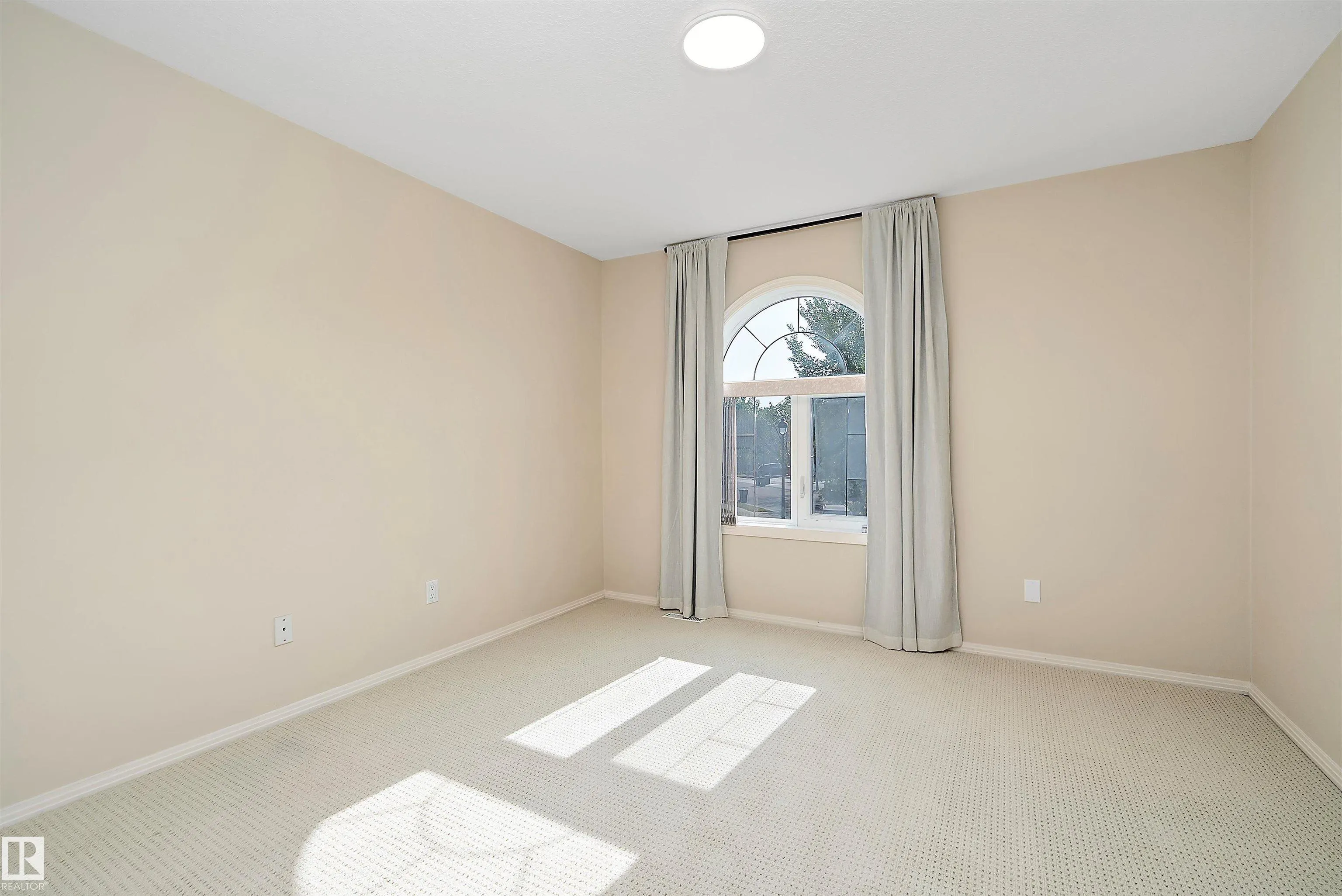 995 HOLLINGSWORTH BEND Bend