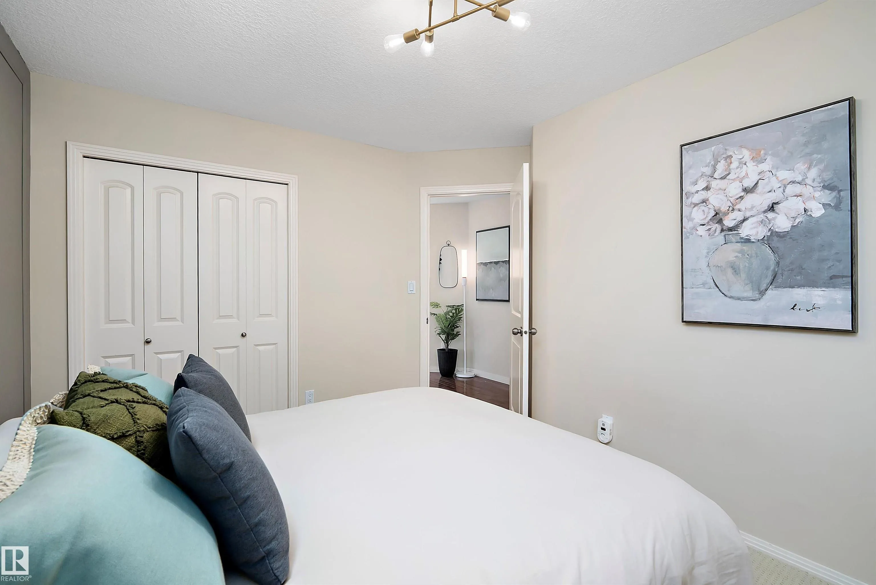 995 HOLLINGSWORTH BEND Bend