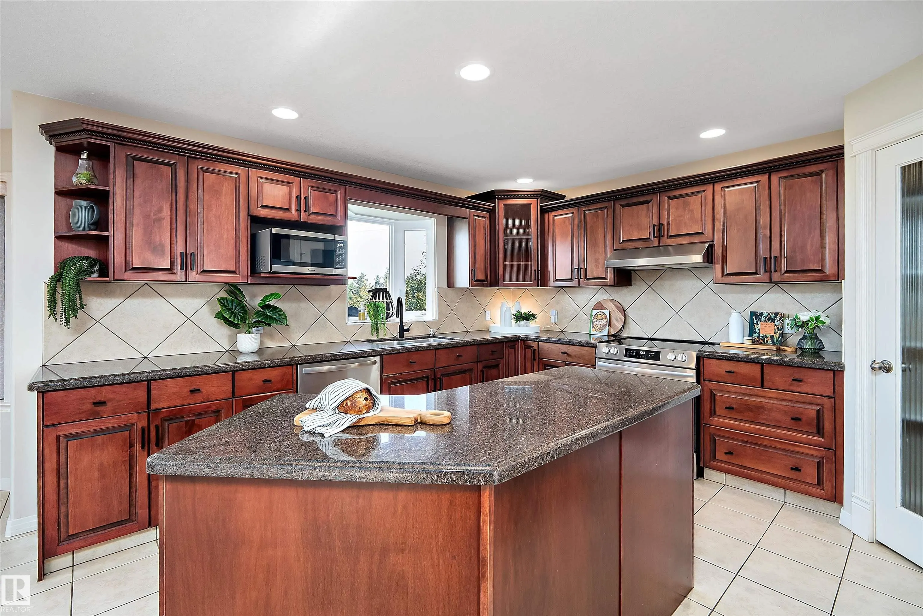 995 HOLLINGSWORTH BEND Bend