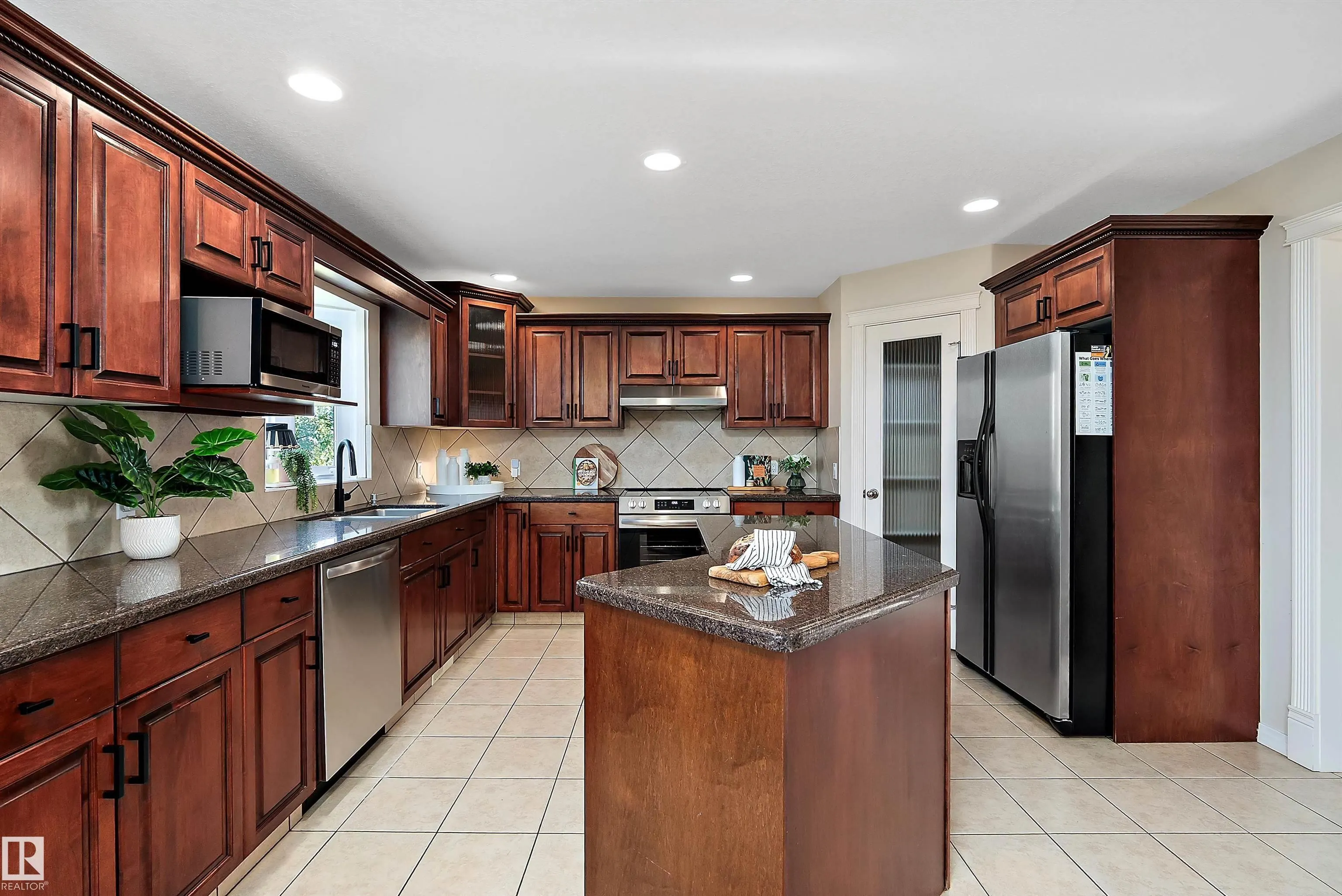 995 HOLLINGSWORTH BEND Bend