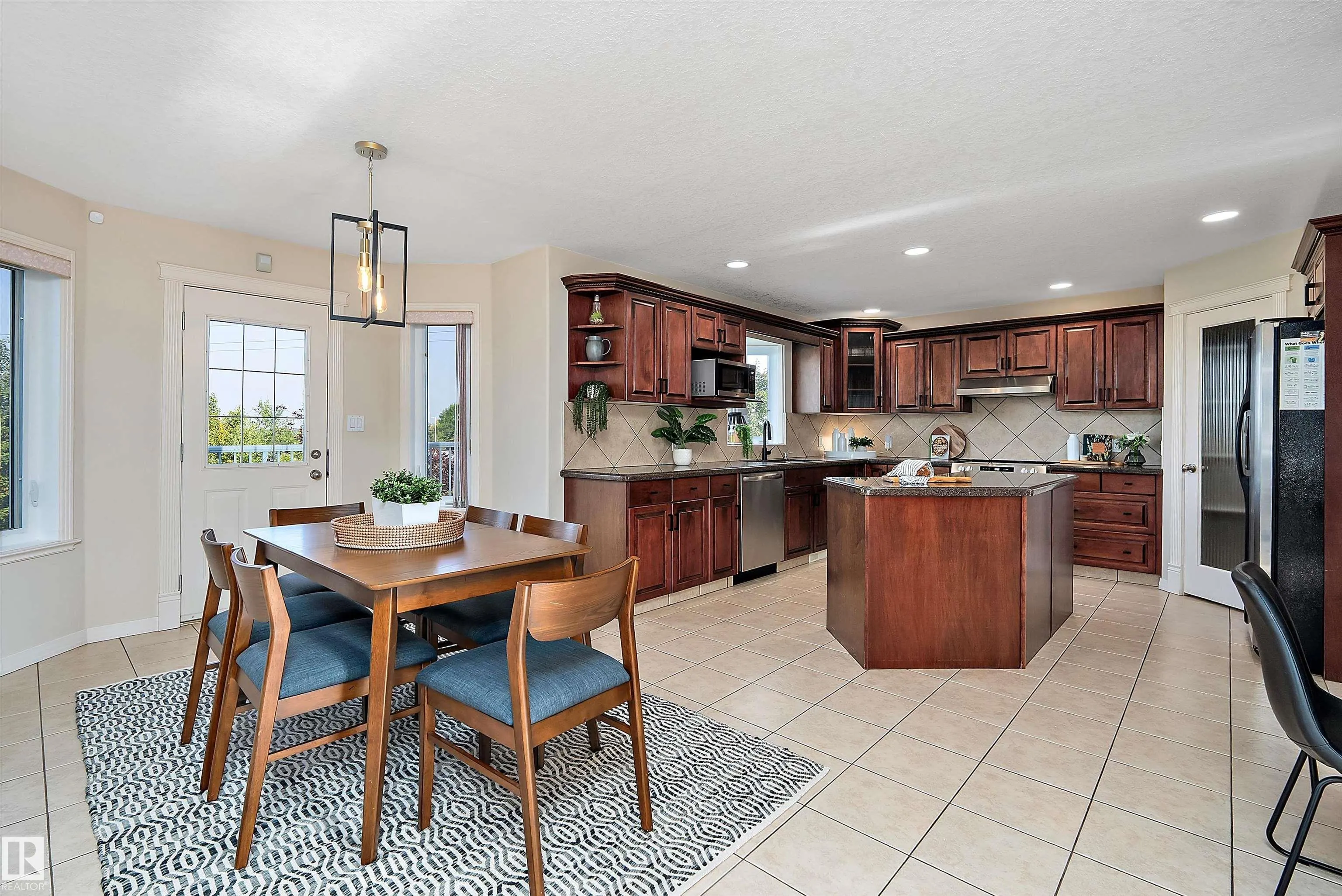995 HOLLINGSWORTH BEND Bend