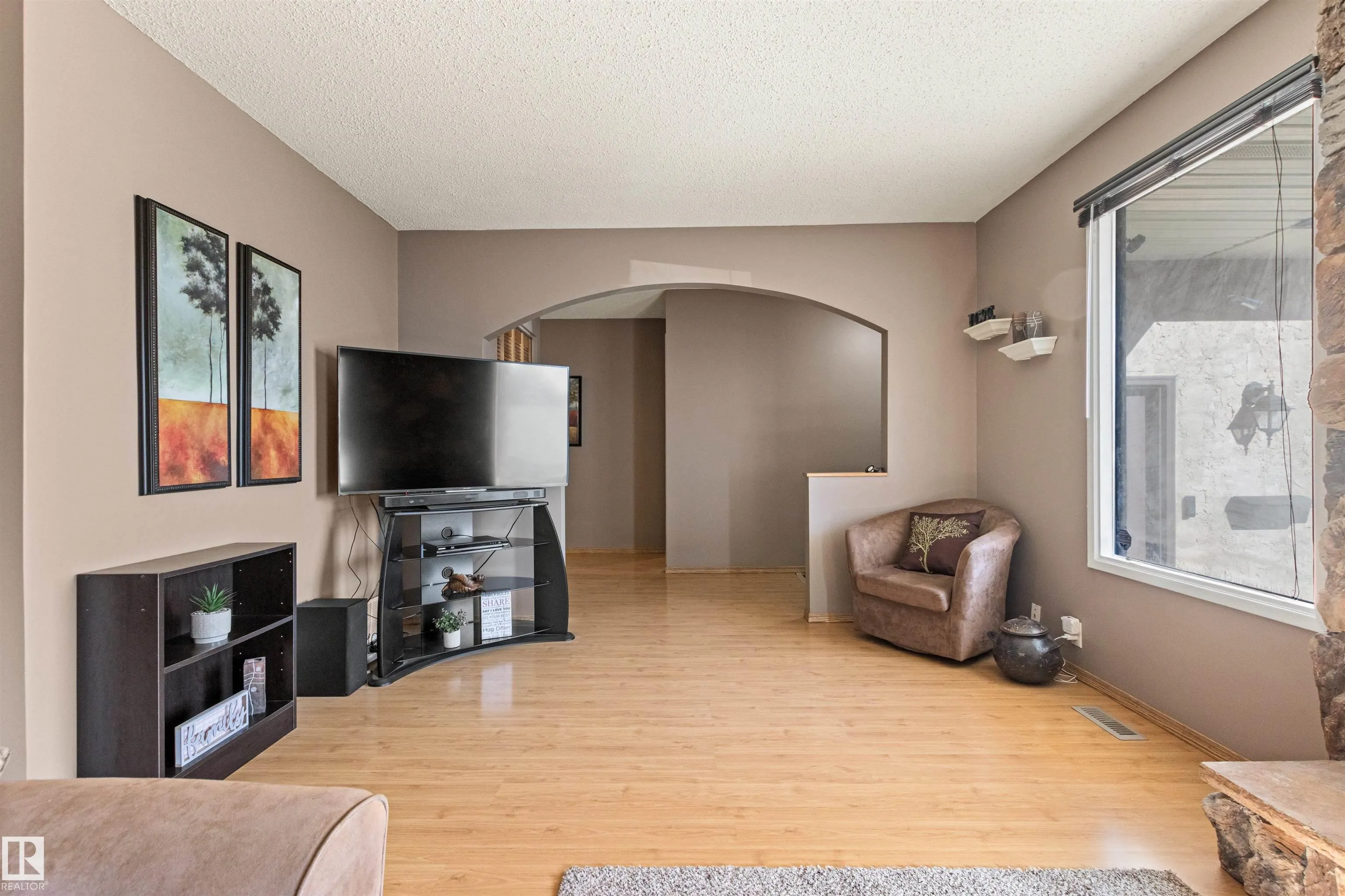 1704 39 Street