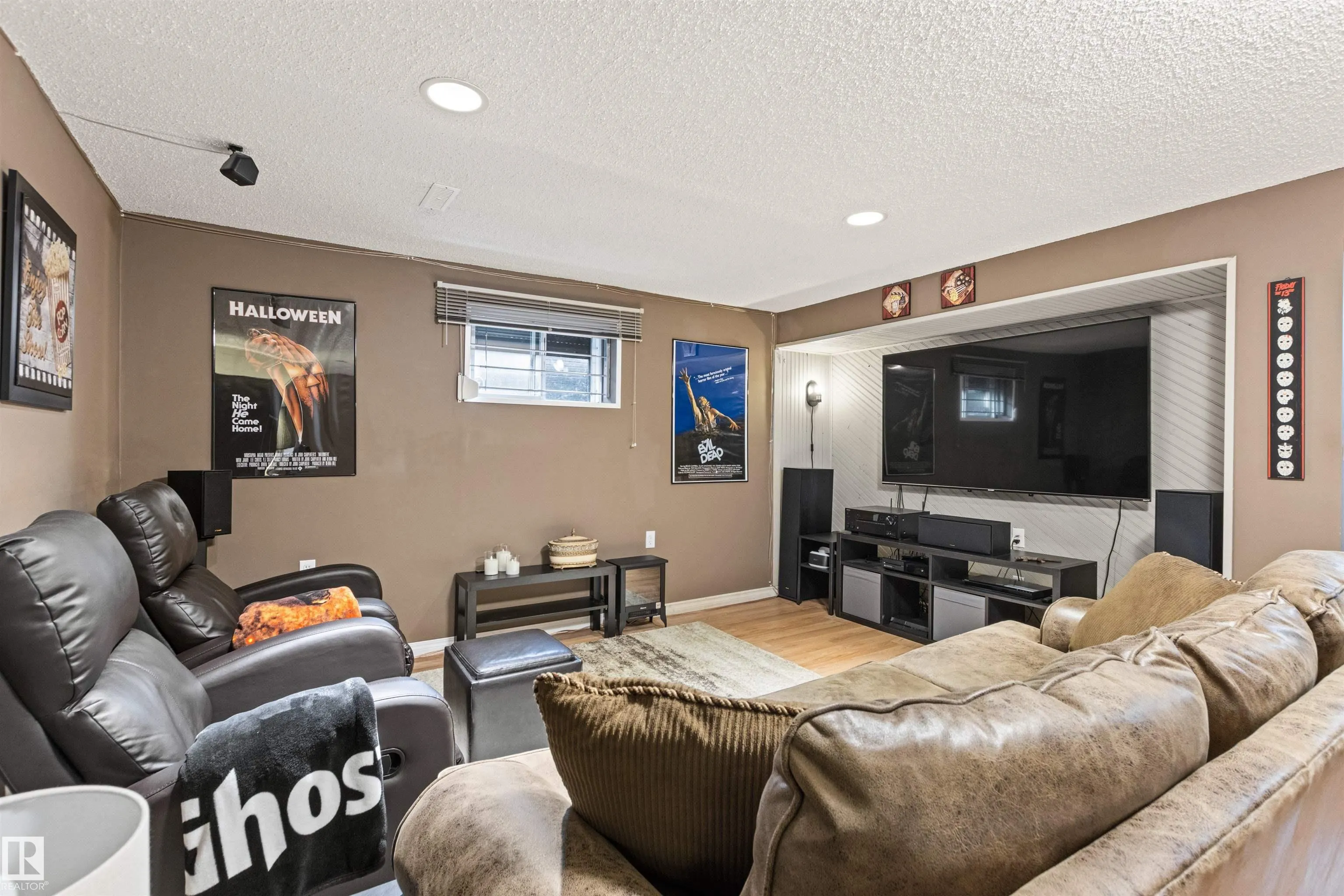 1704 39 Street