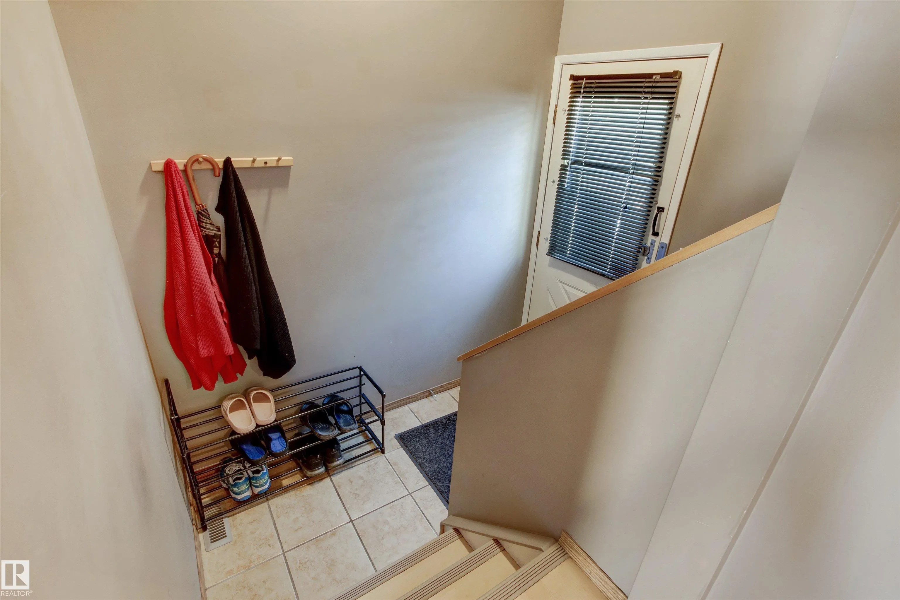 1704 39 Street
