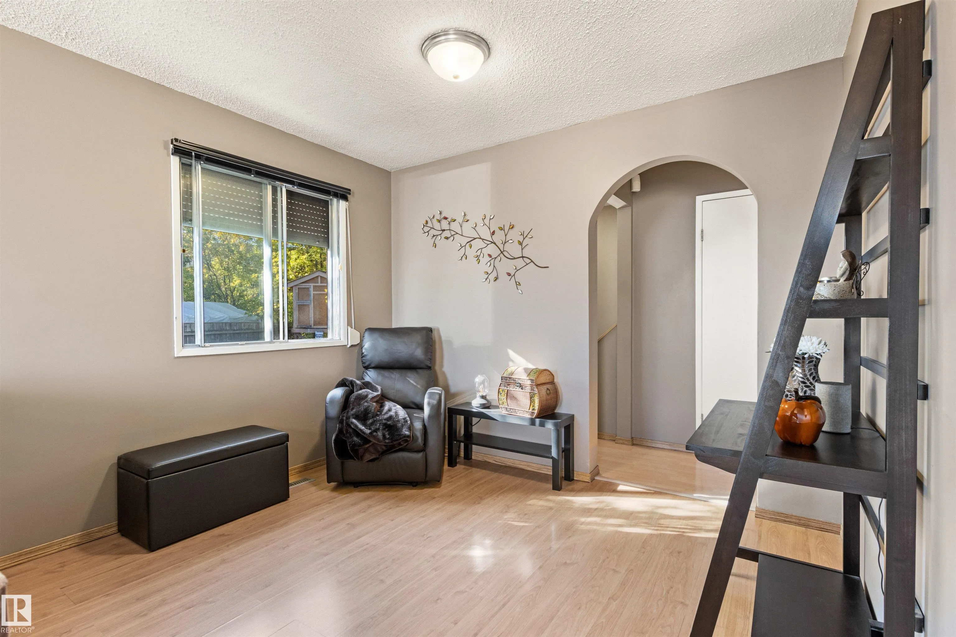 1704 39 Street
