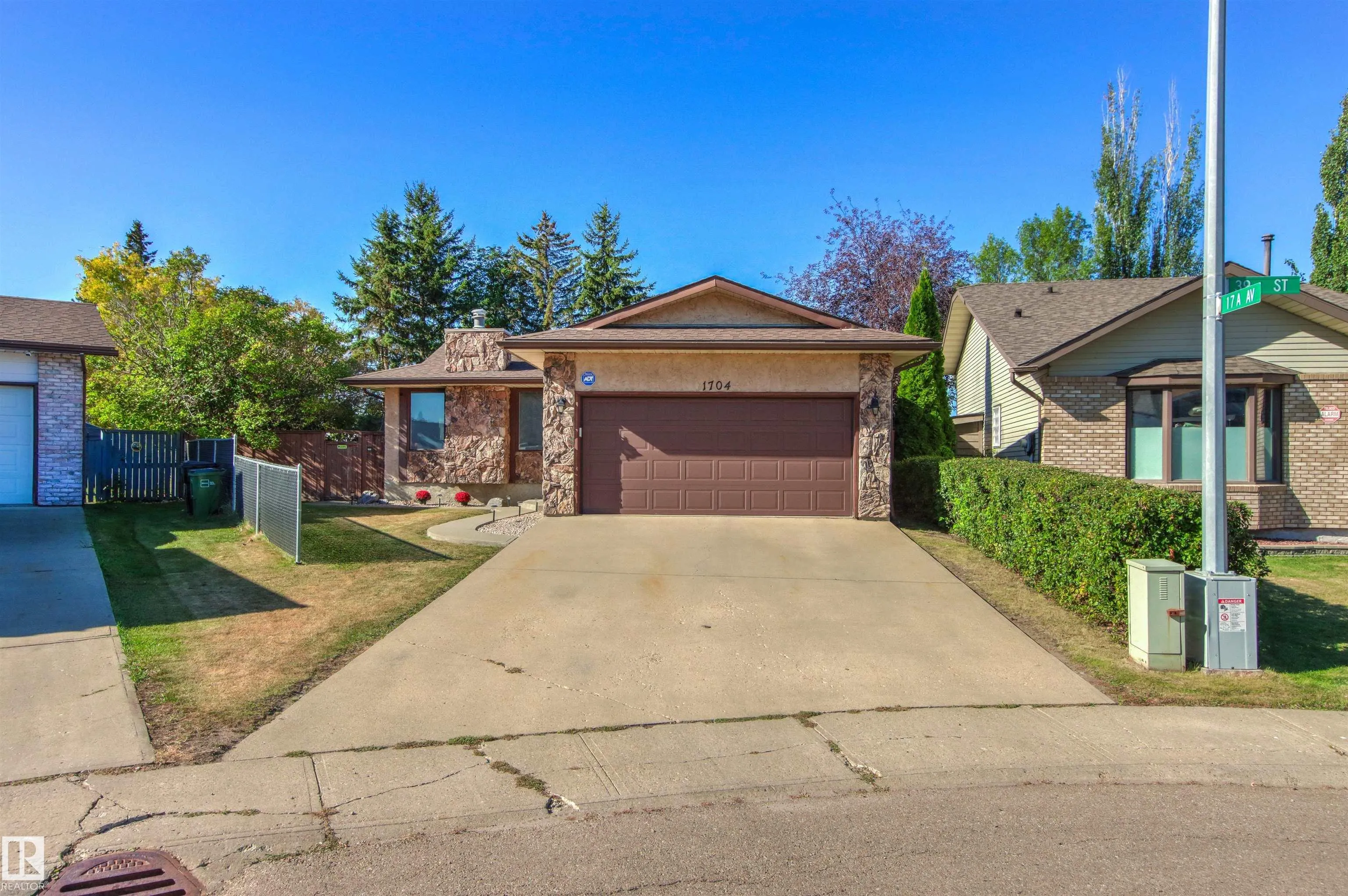 1704 39 Street