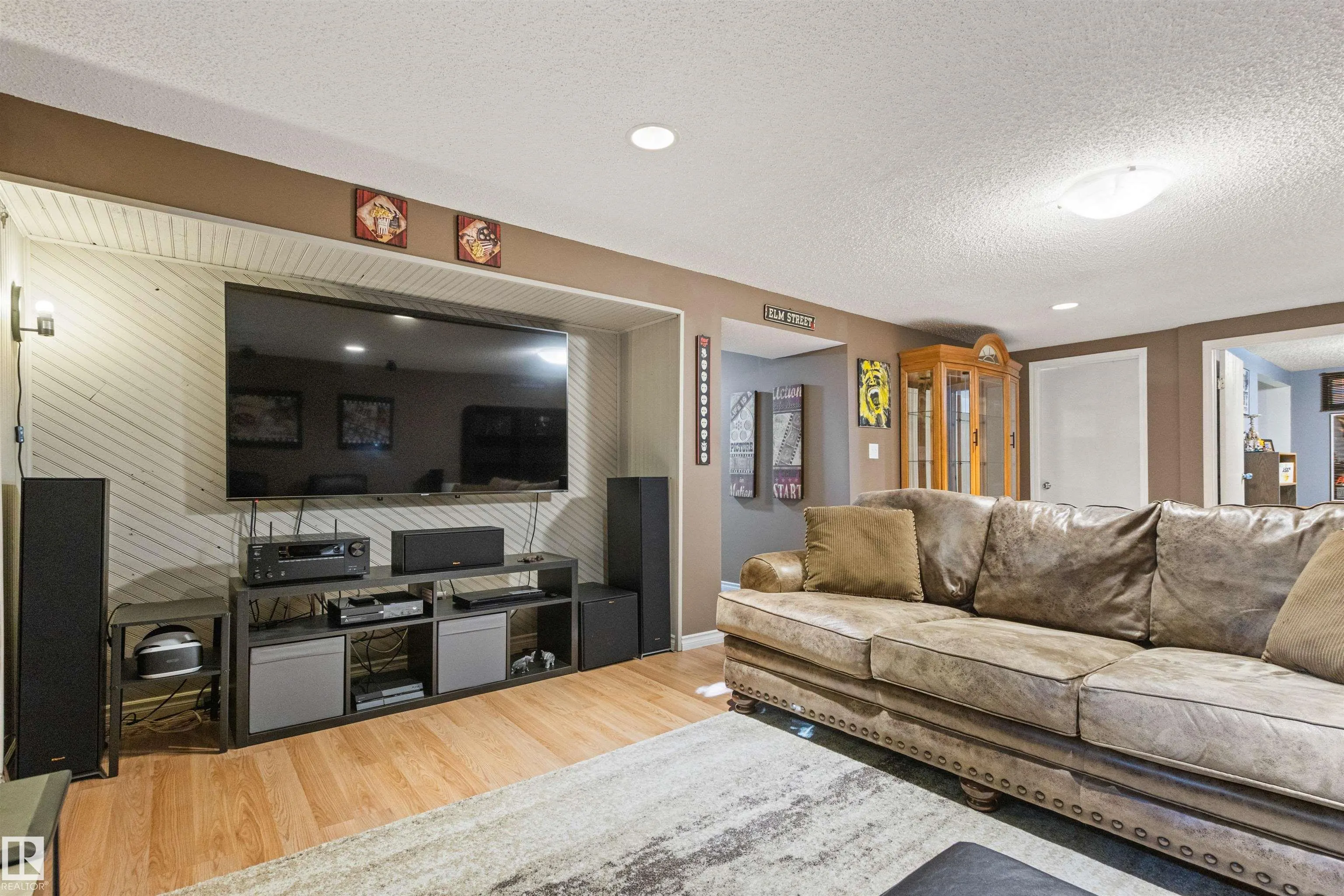 1704 39 Street