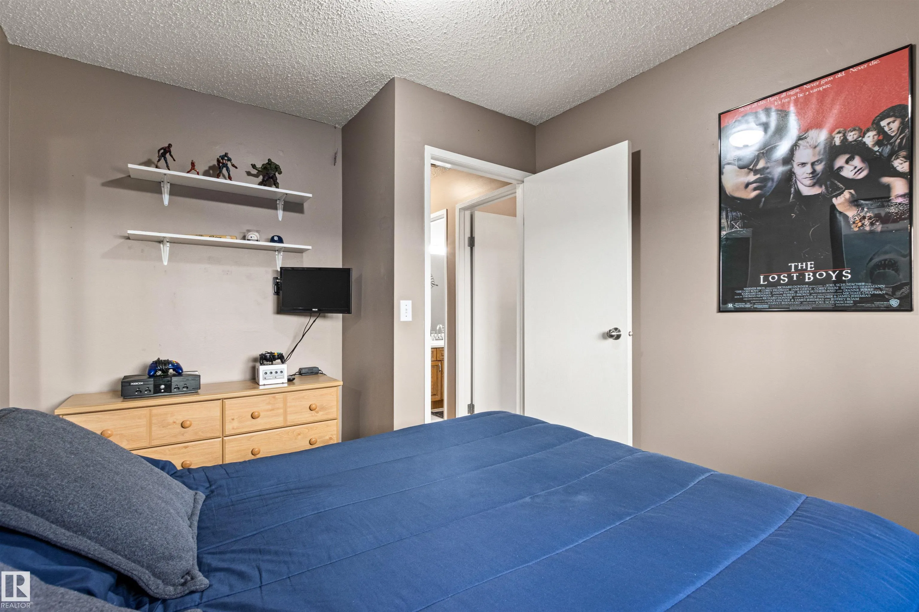 1704 39 Street