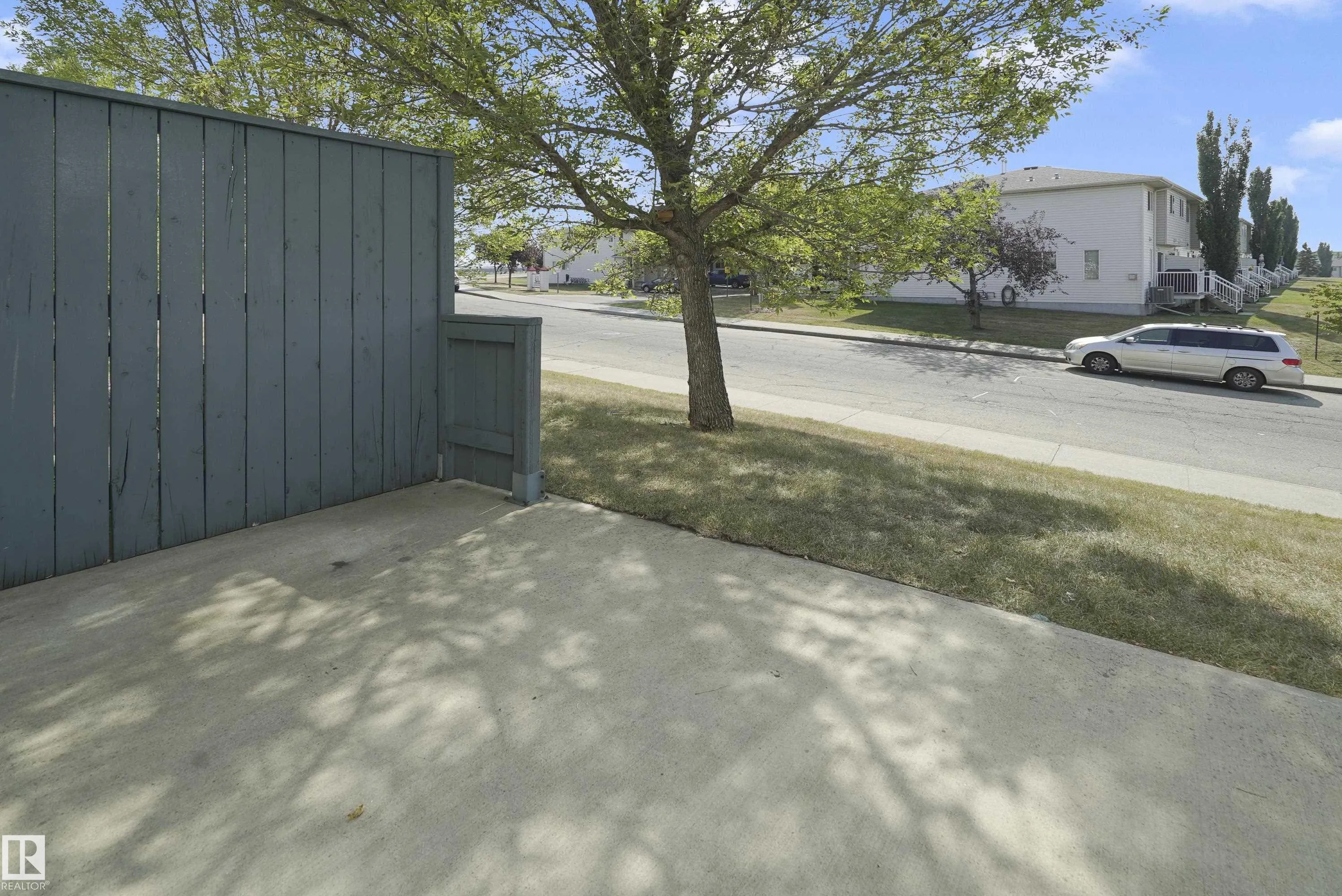 450 HYNDMAN Crescent