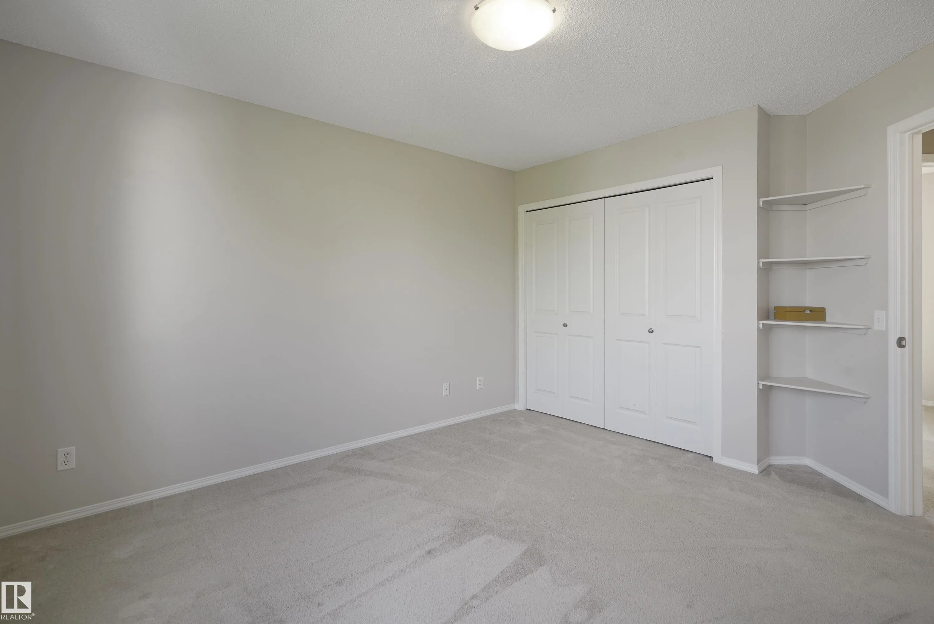 450 HYNDMAN Crescent