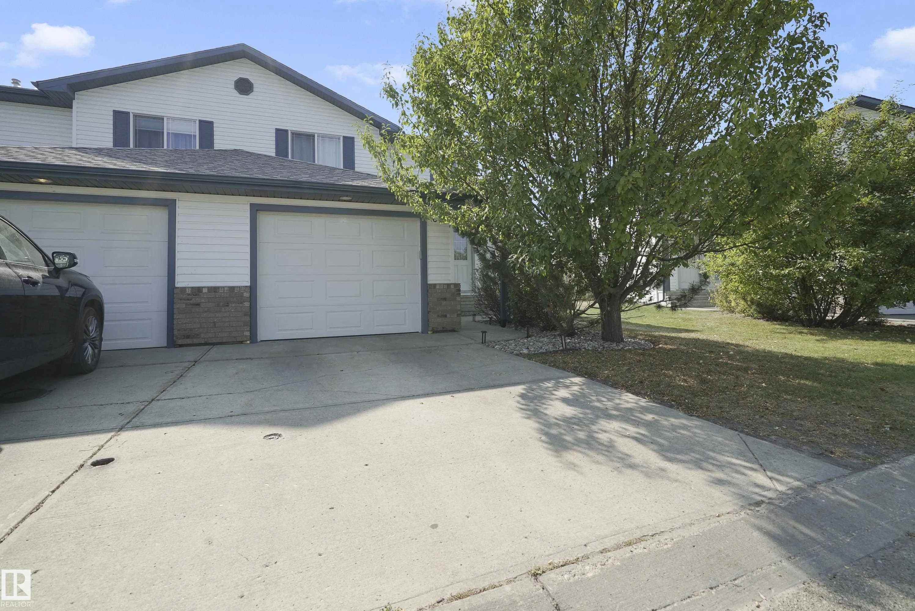 450 HYNDMAN Crescent
