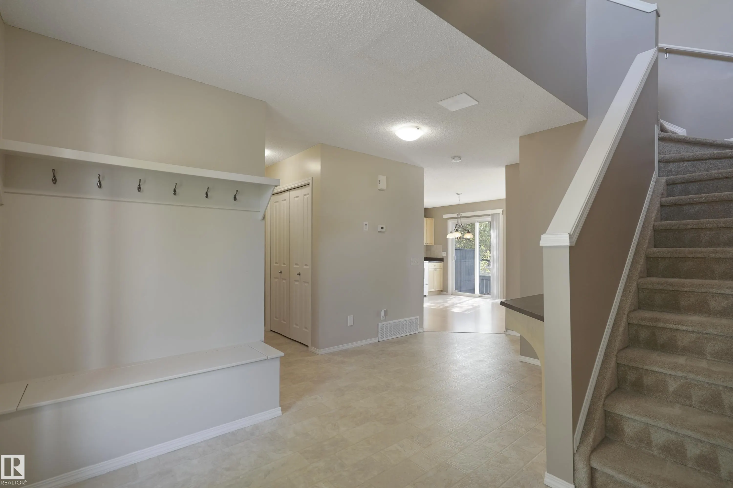 450 HYNDMAN Crescent