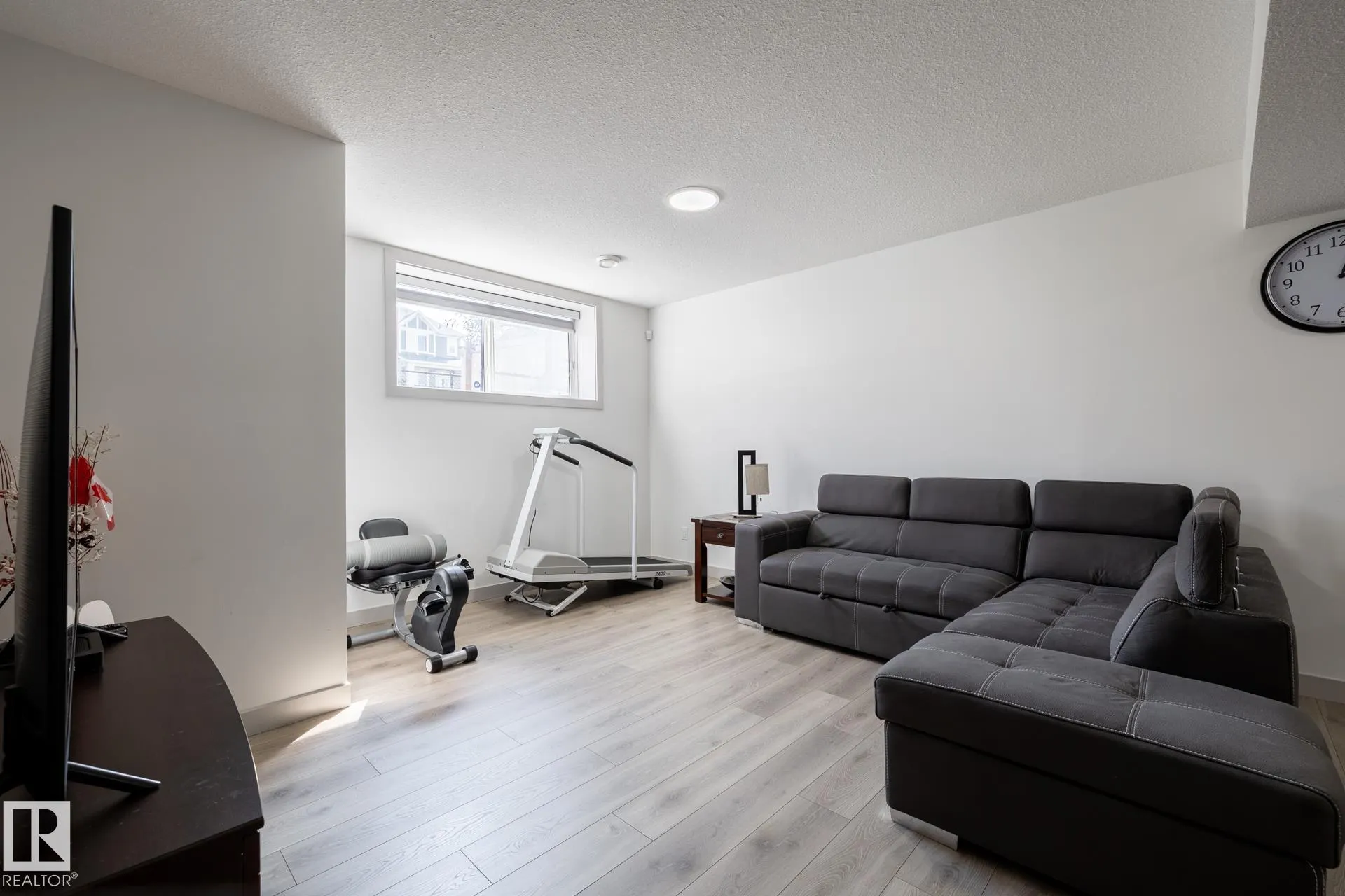 2548 WONNACOTT Loop