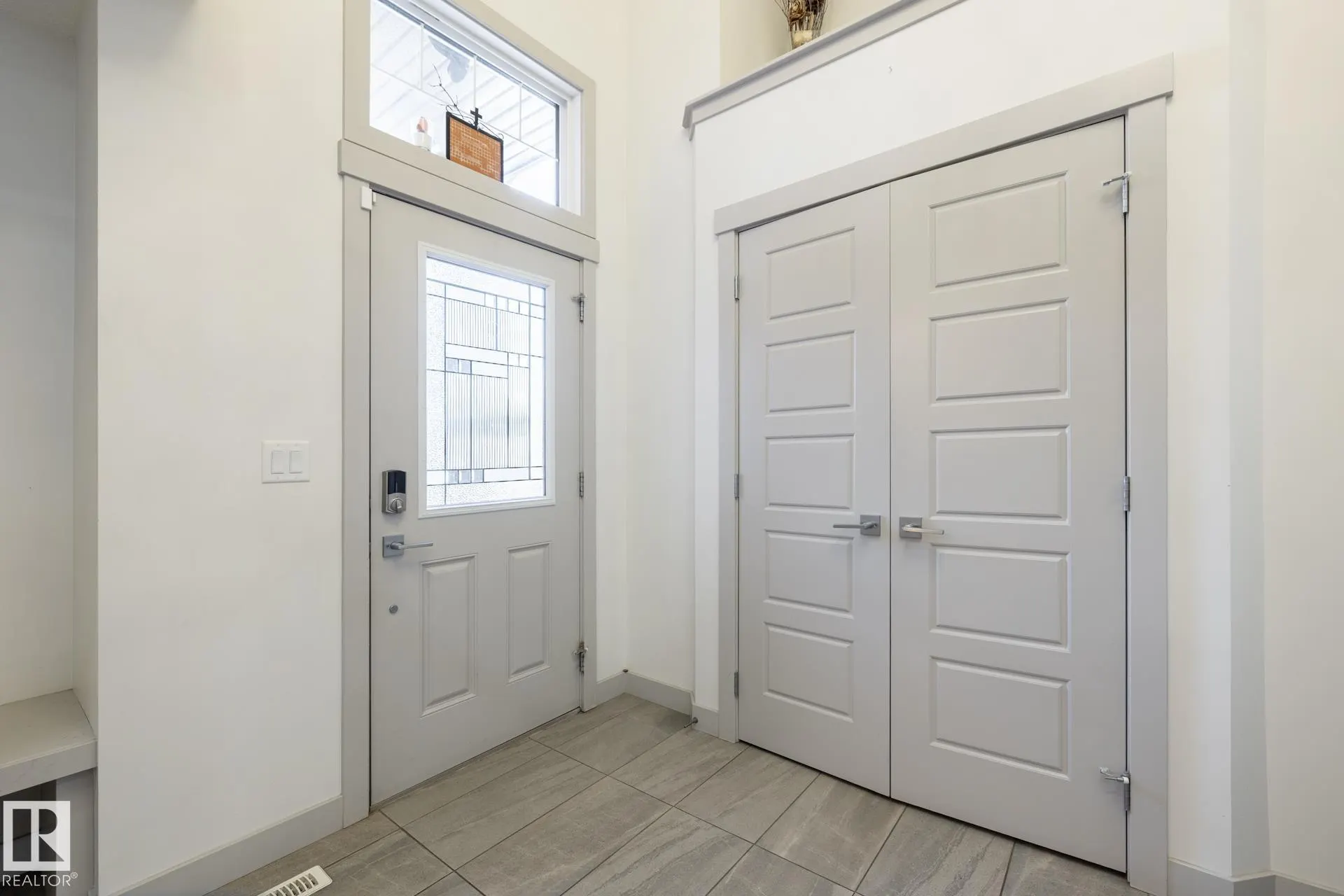 2548 WONNACOTT Loop