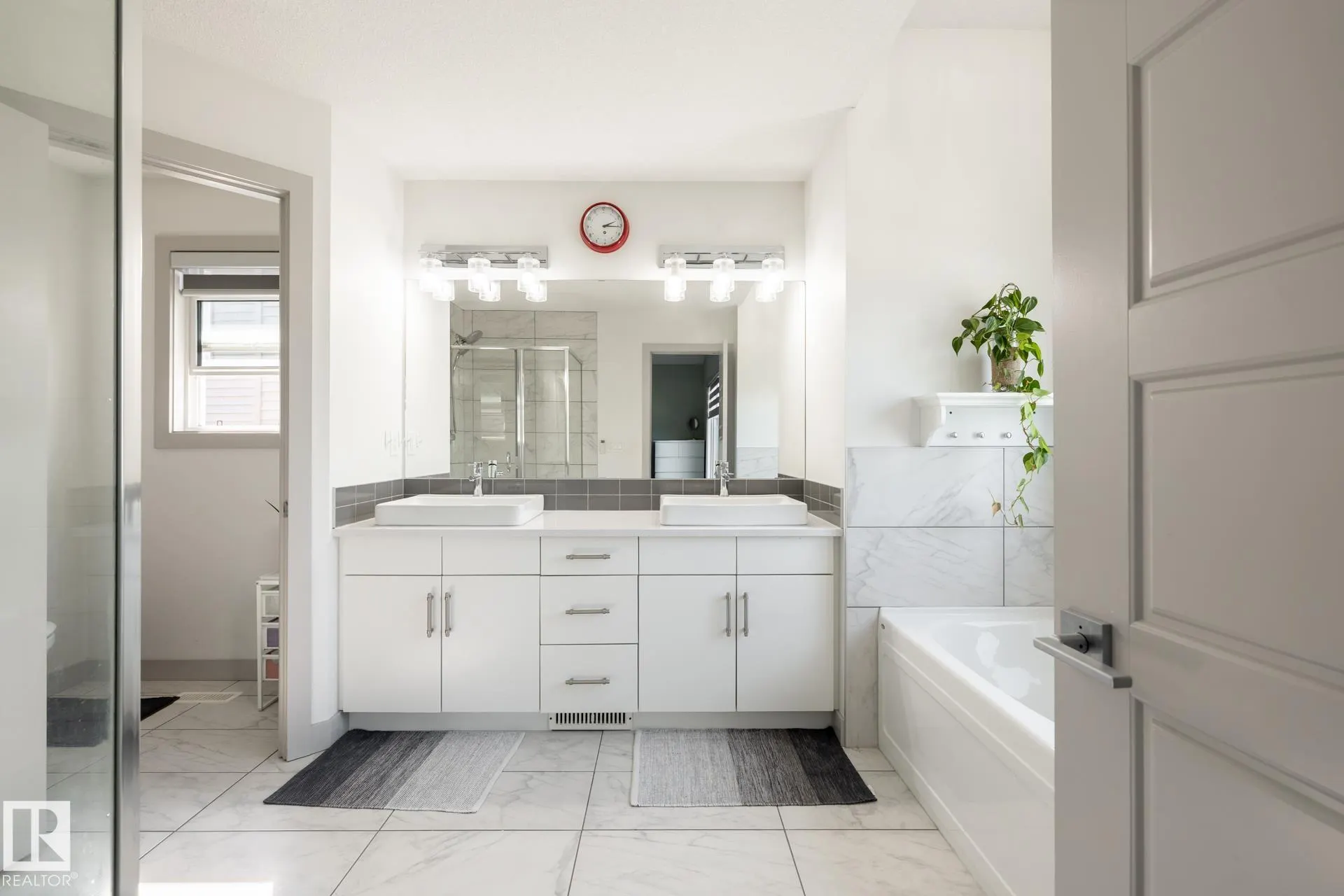 2548 WONNACOTT Loop