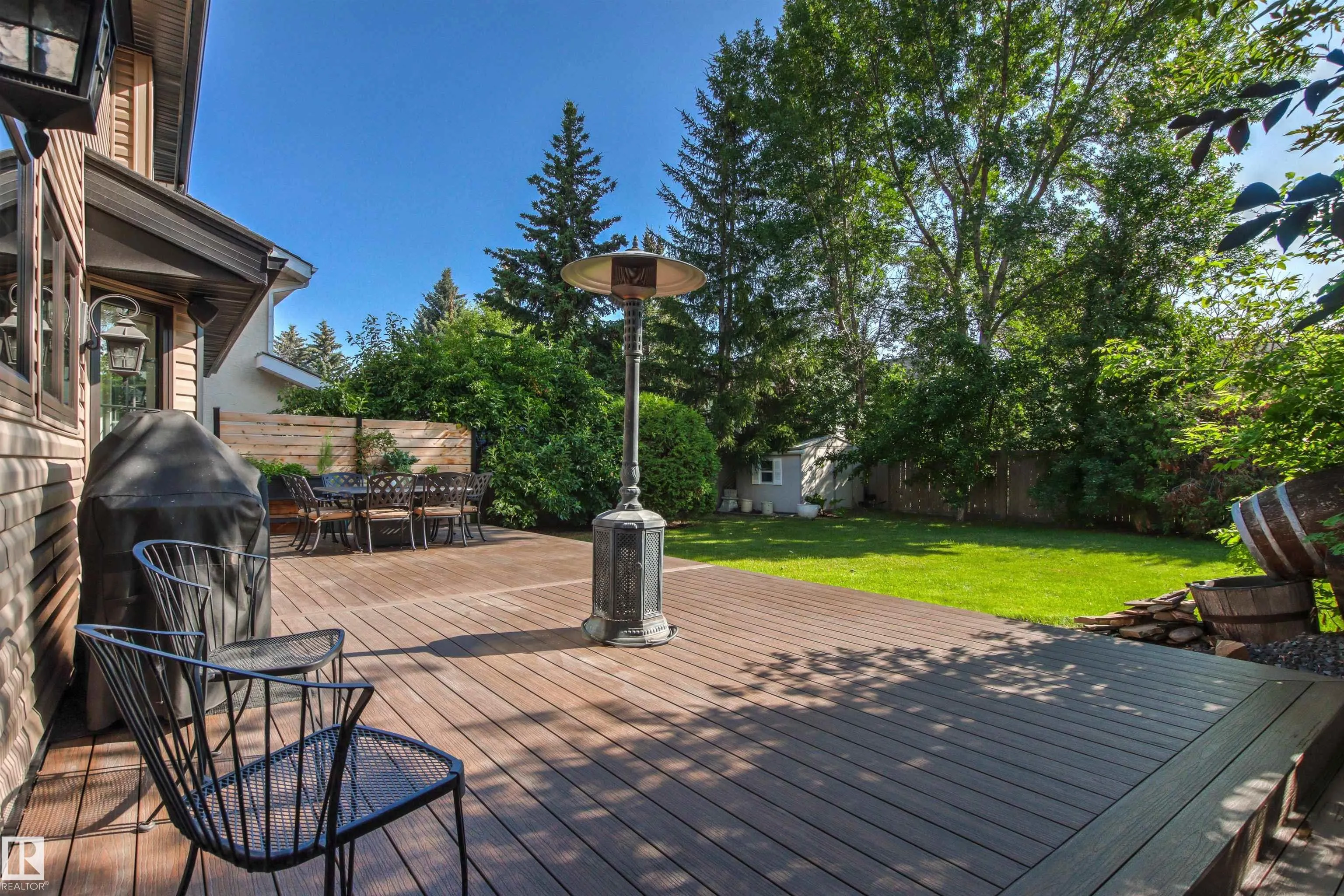 212 WOLF RIDGE Close