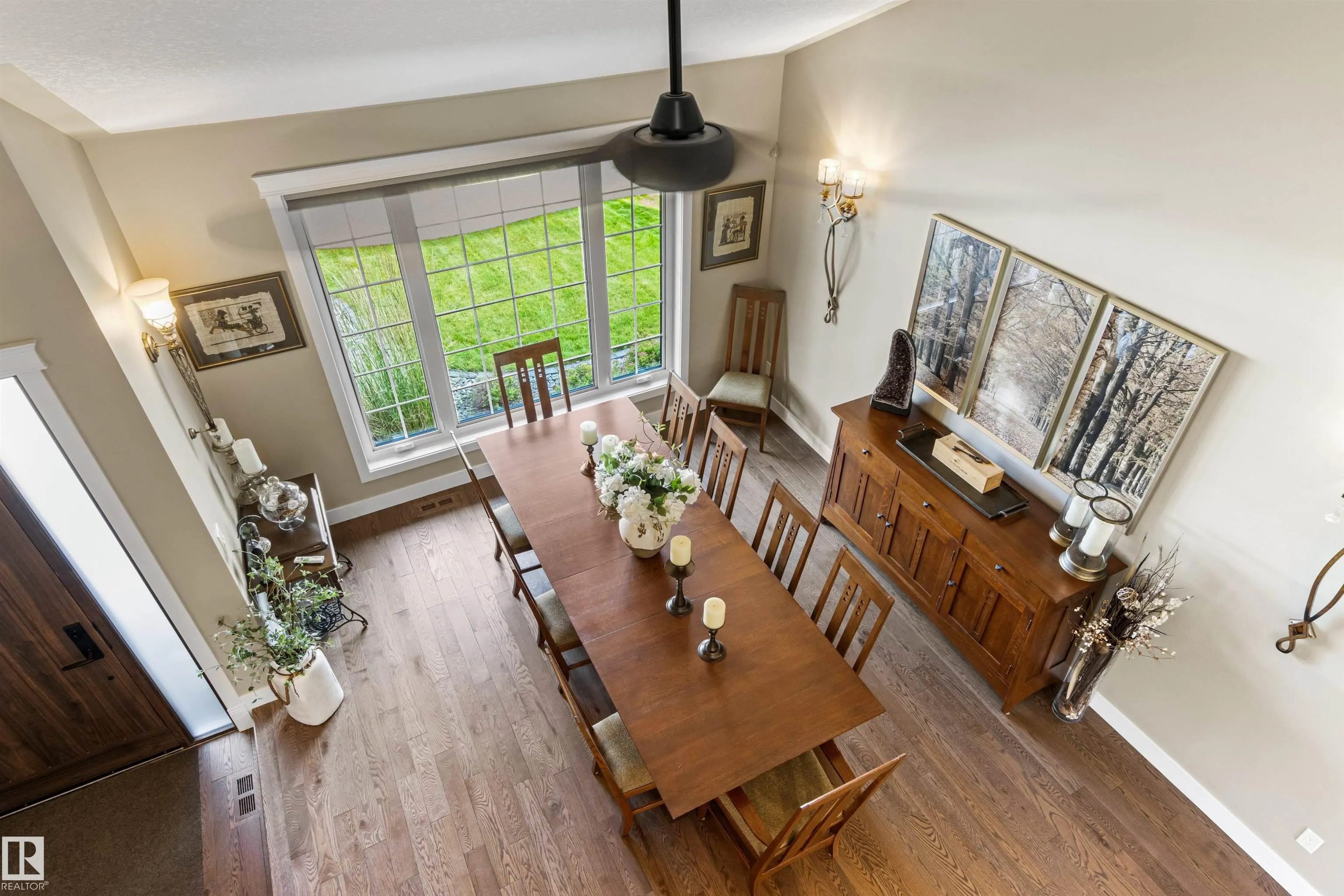 212 WOLF RIDGE Close