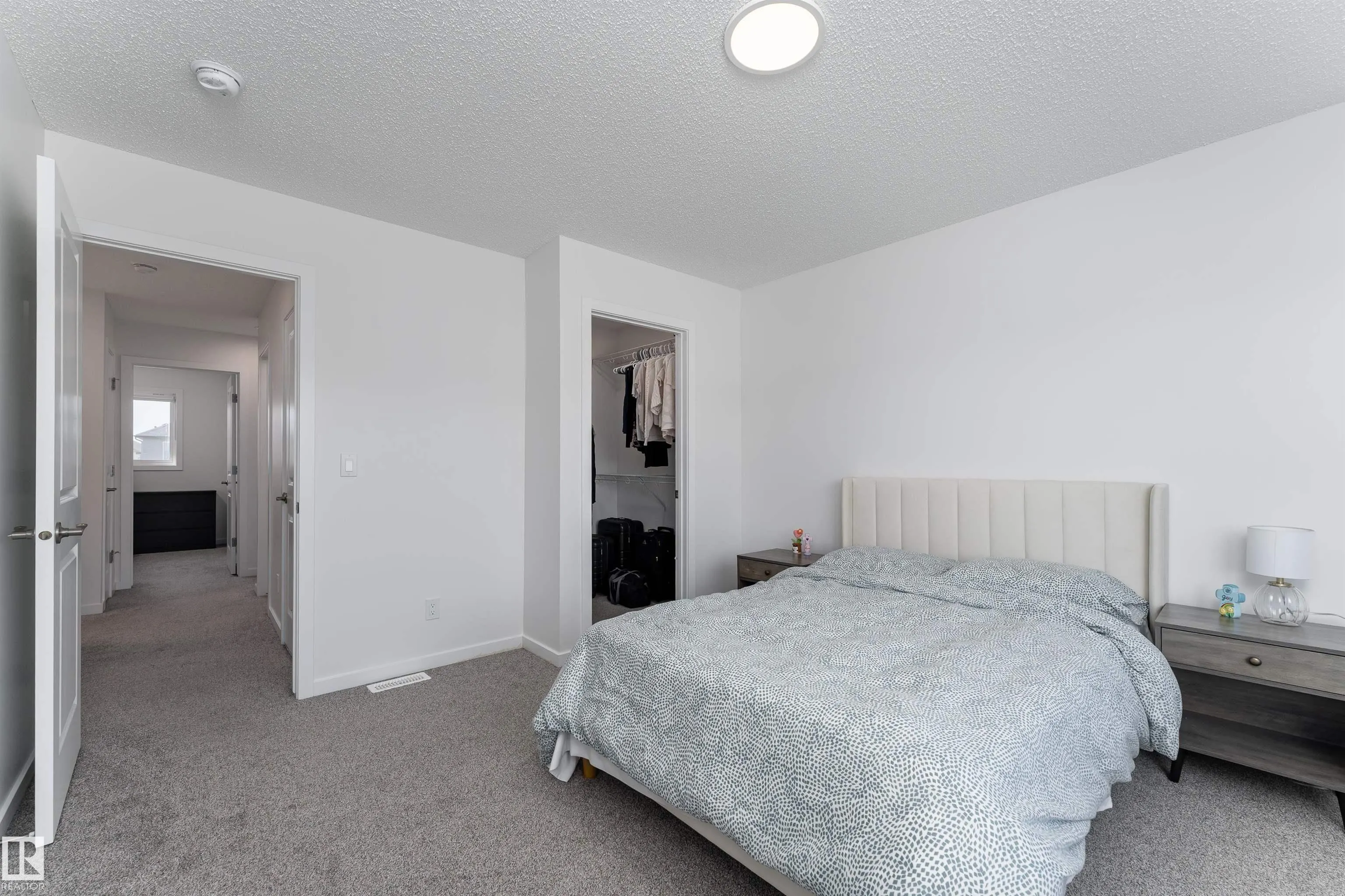 12015 35 Avenue