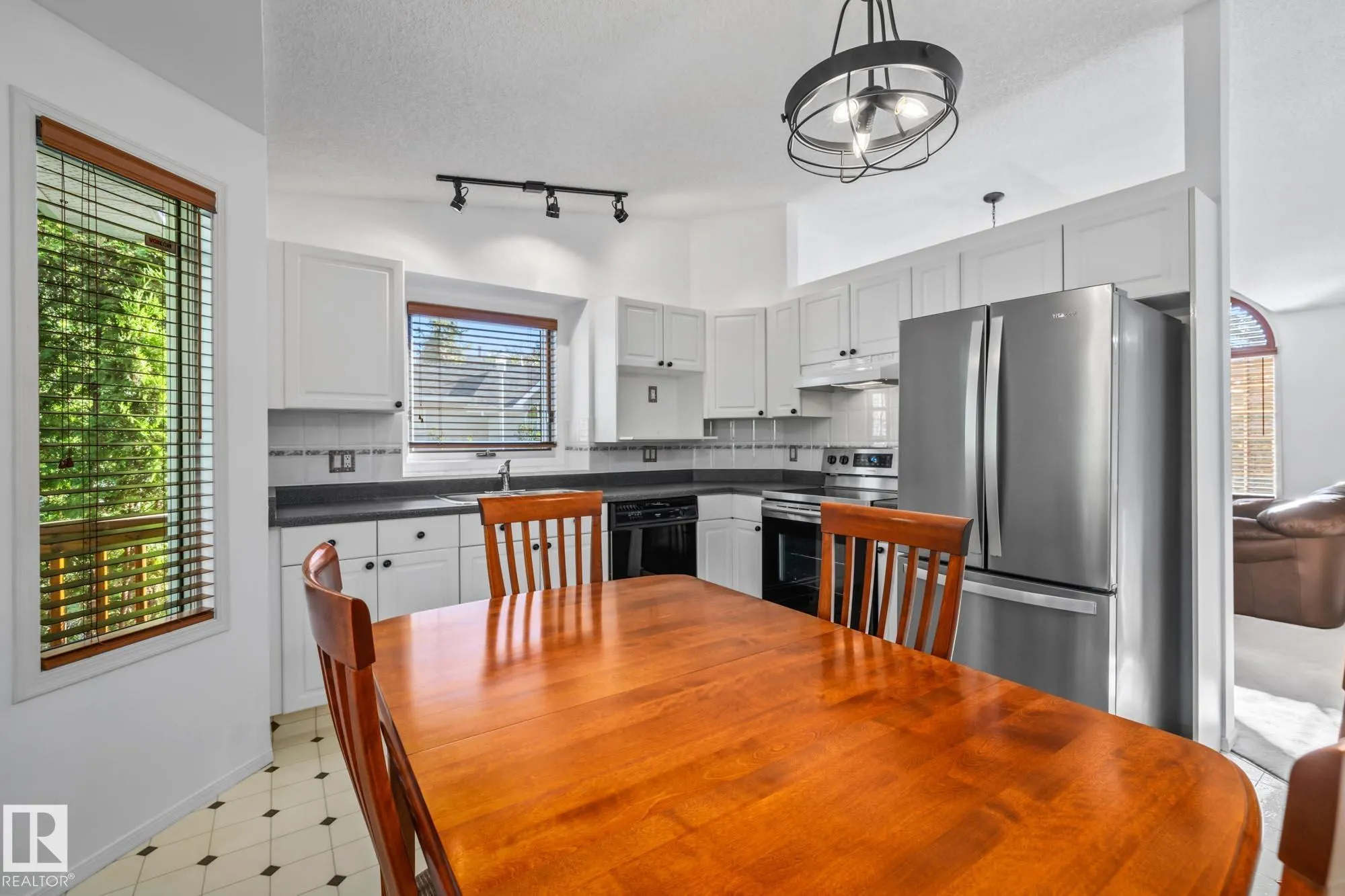 15 POIRIER Avenue
