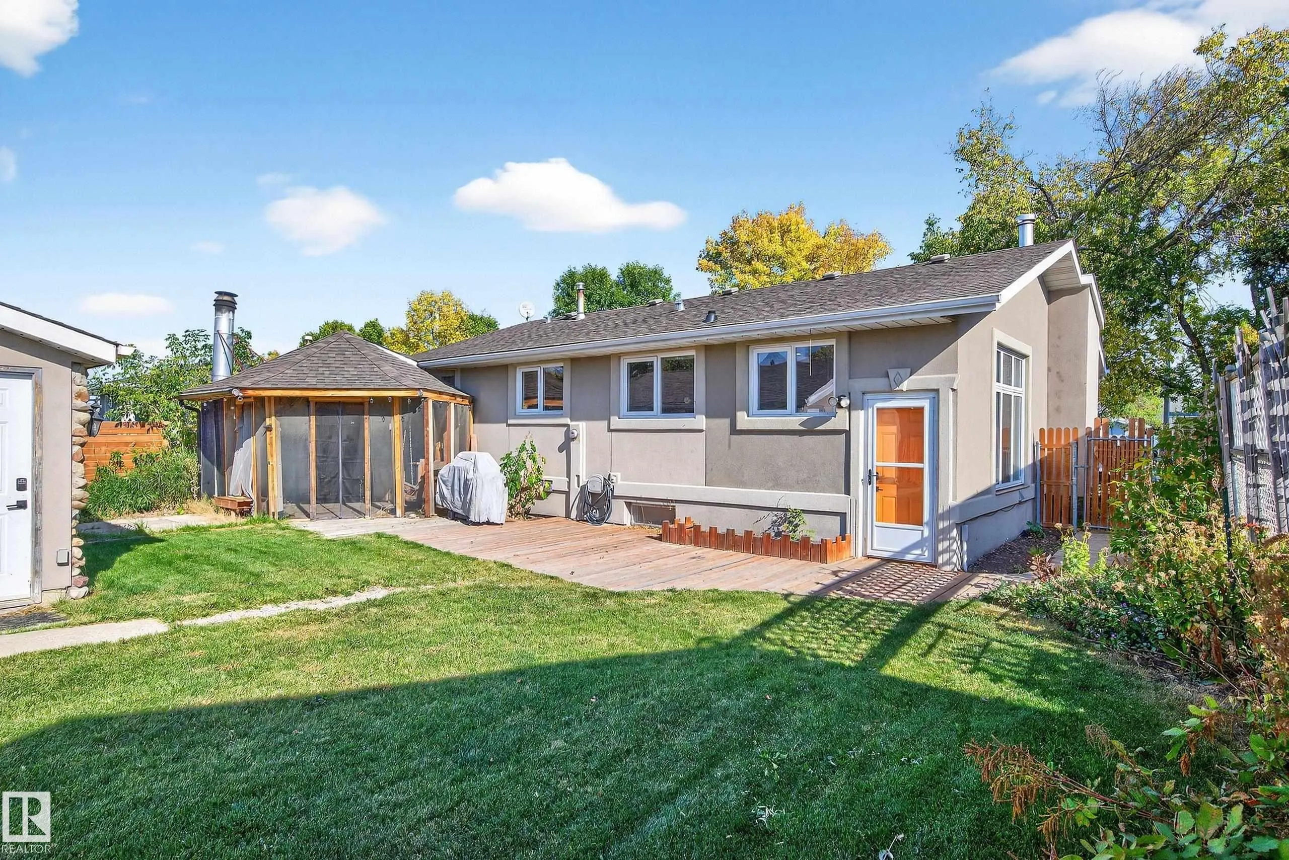 116 CORINTHIA Drive