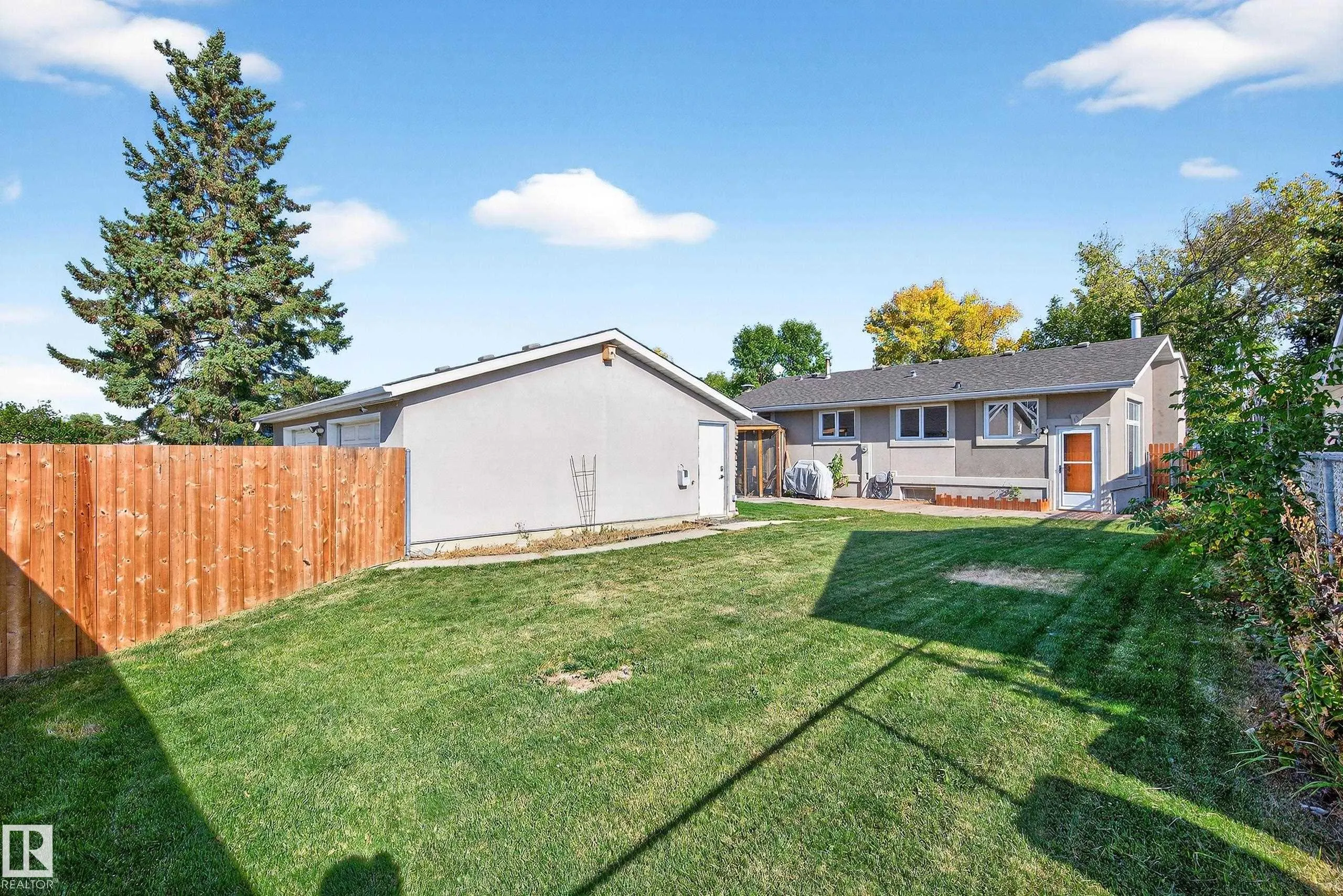 116 CORINTHIA Drive
