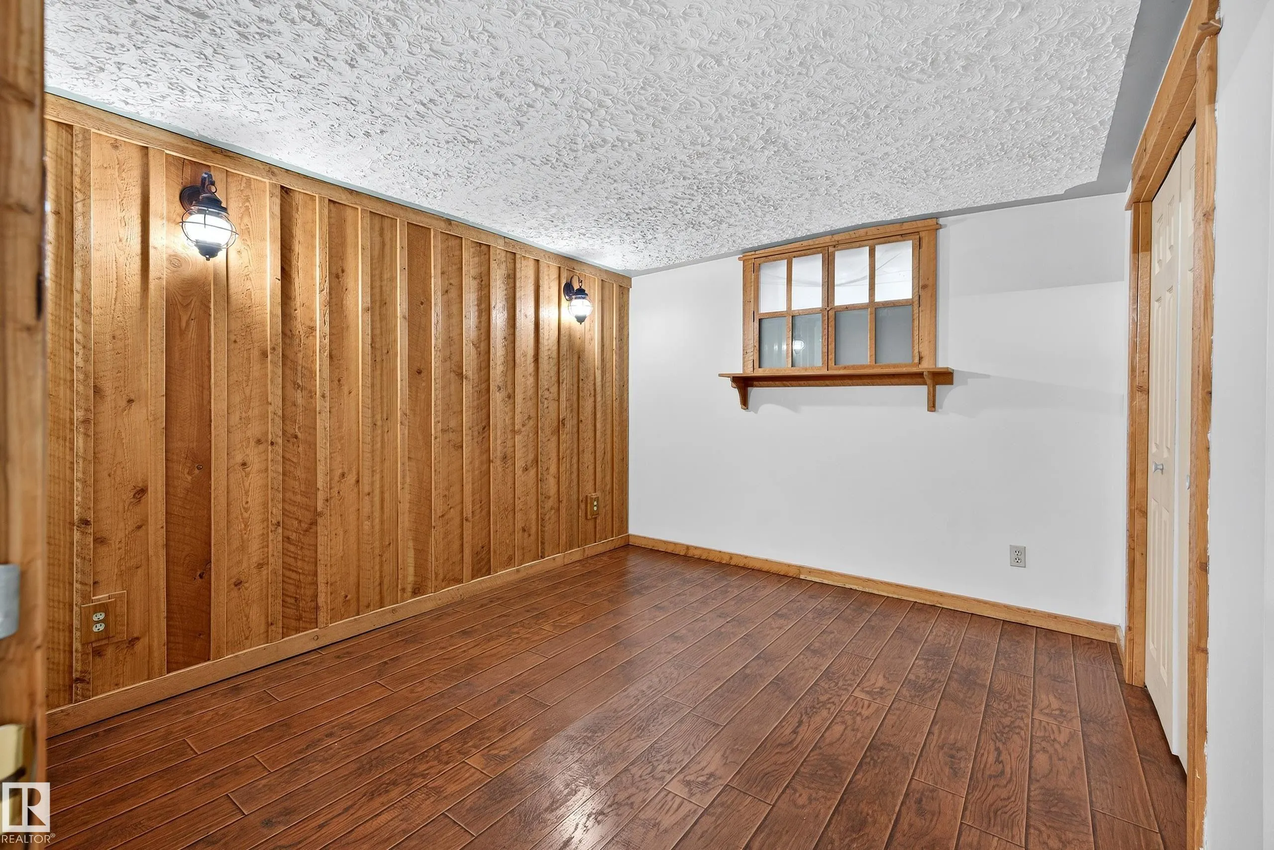 116 CORINTHIA Drive