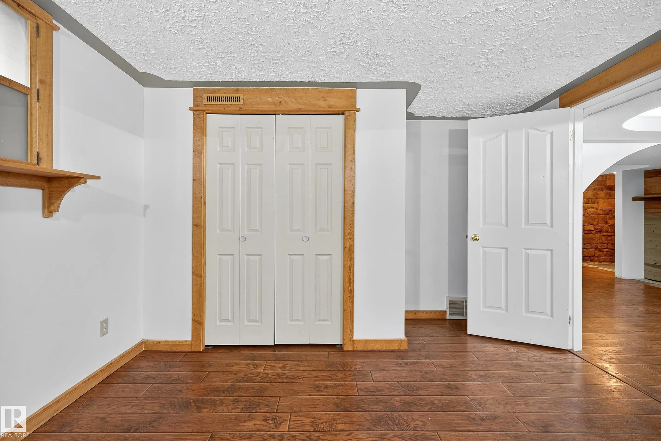 116 CORINTHIA Drive