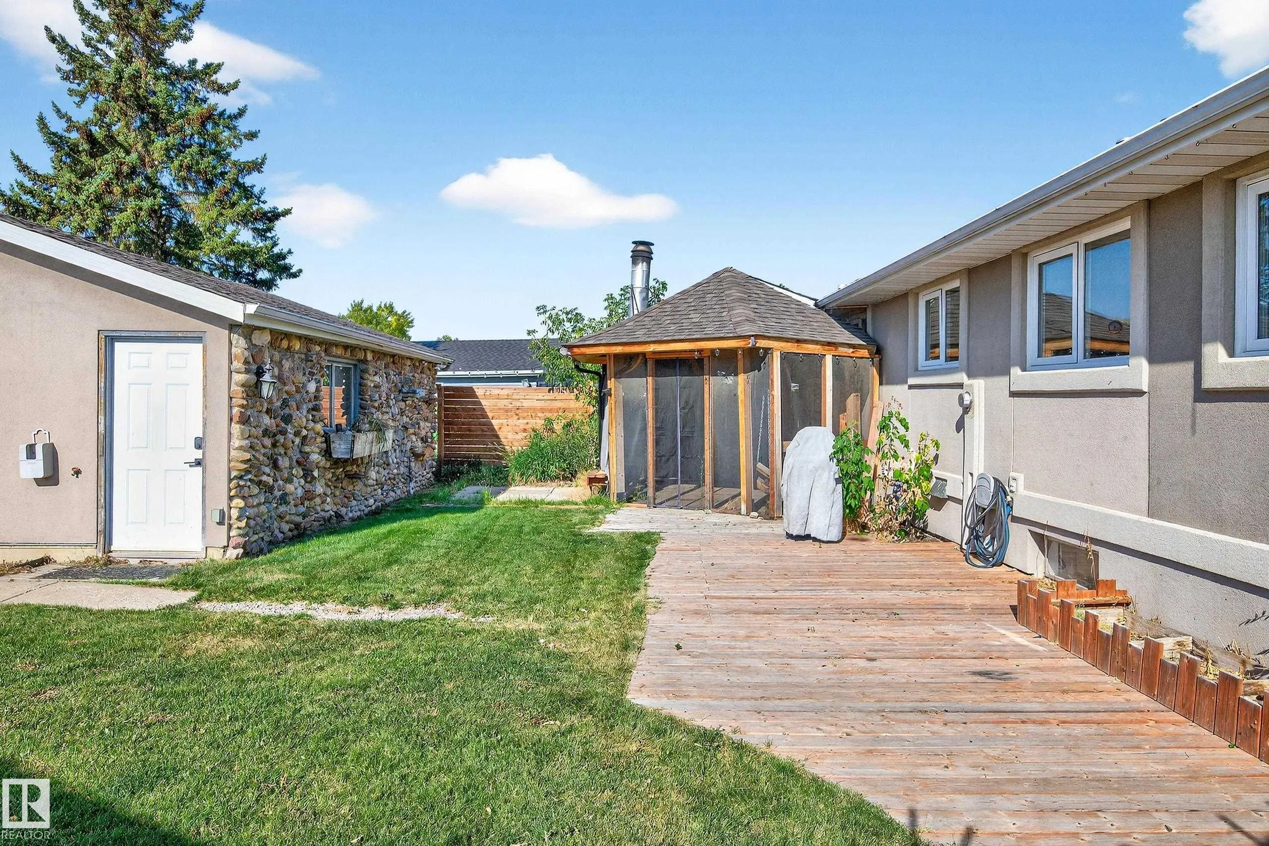 116 CORINTHIA Drive