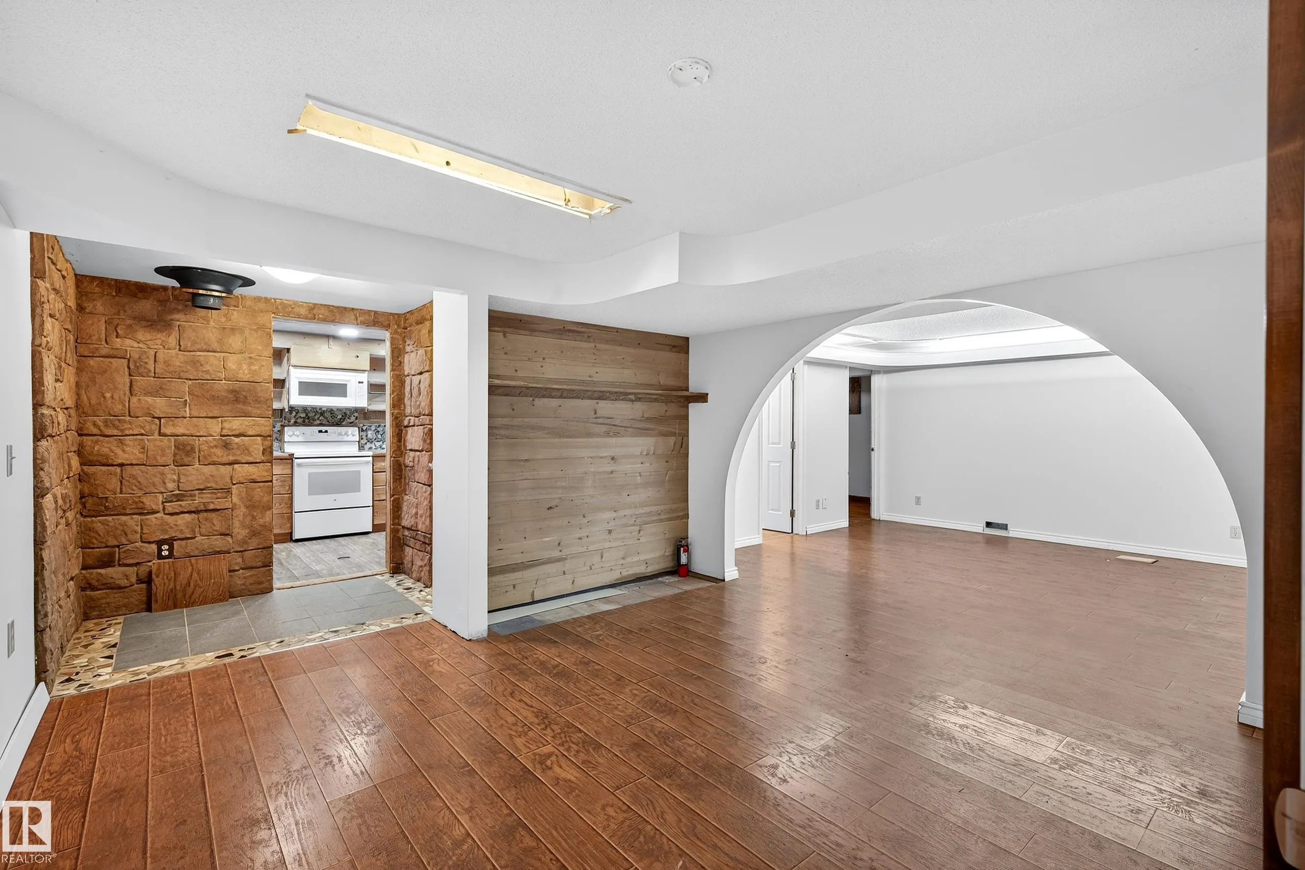 116 CORINTHIA Drive