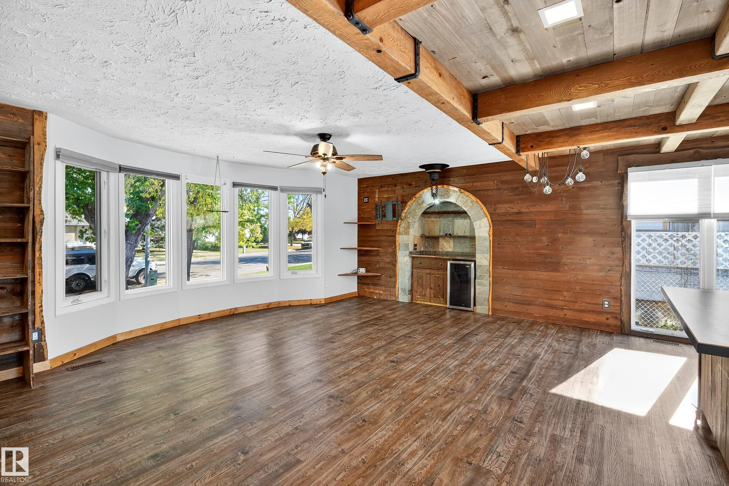 116 CORINTHIA Drive