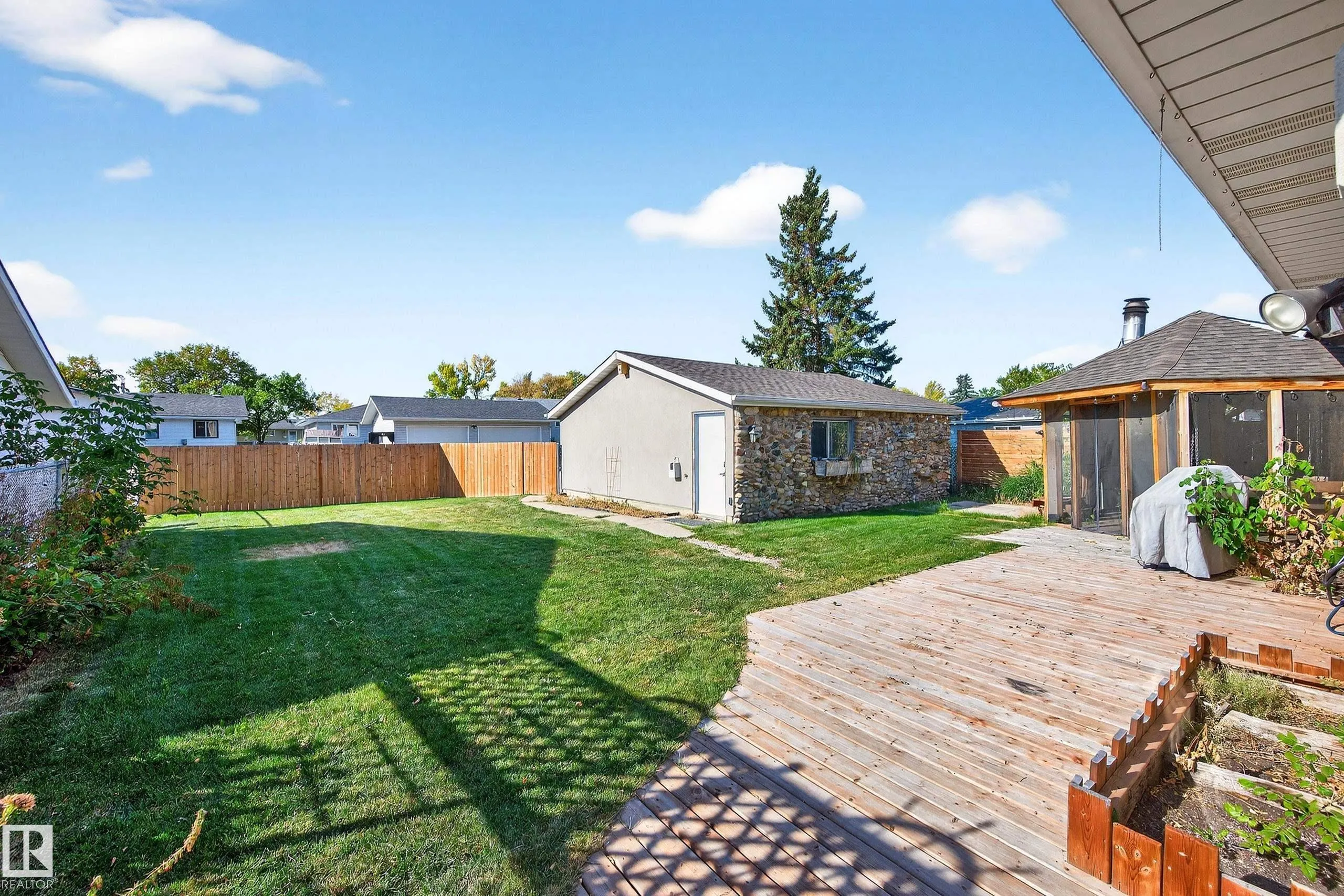 116 CORINTHIA Drive