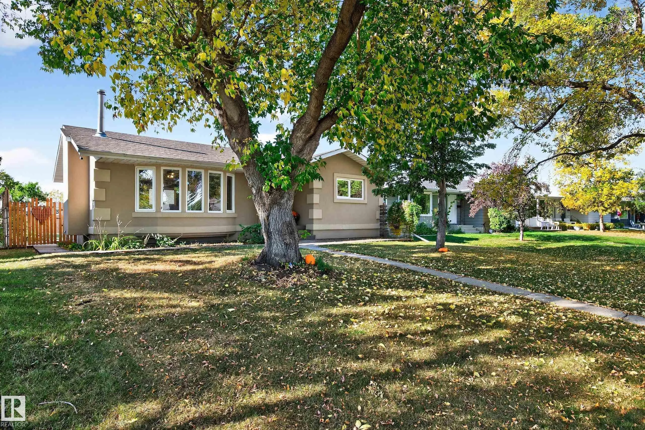 116 CORINTHIA Drive