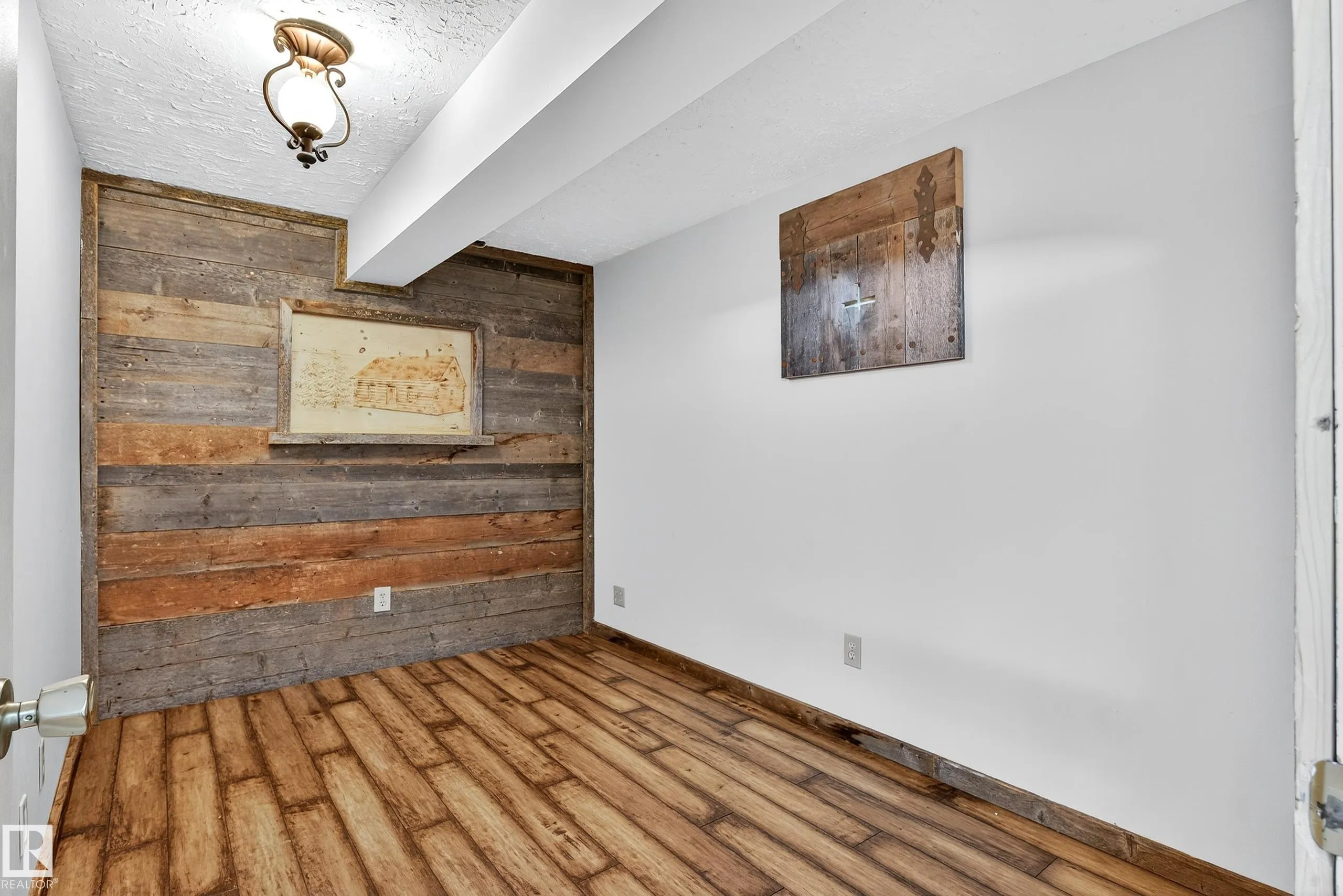 116 CORINTHIA Drive