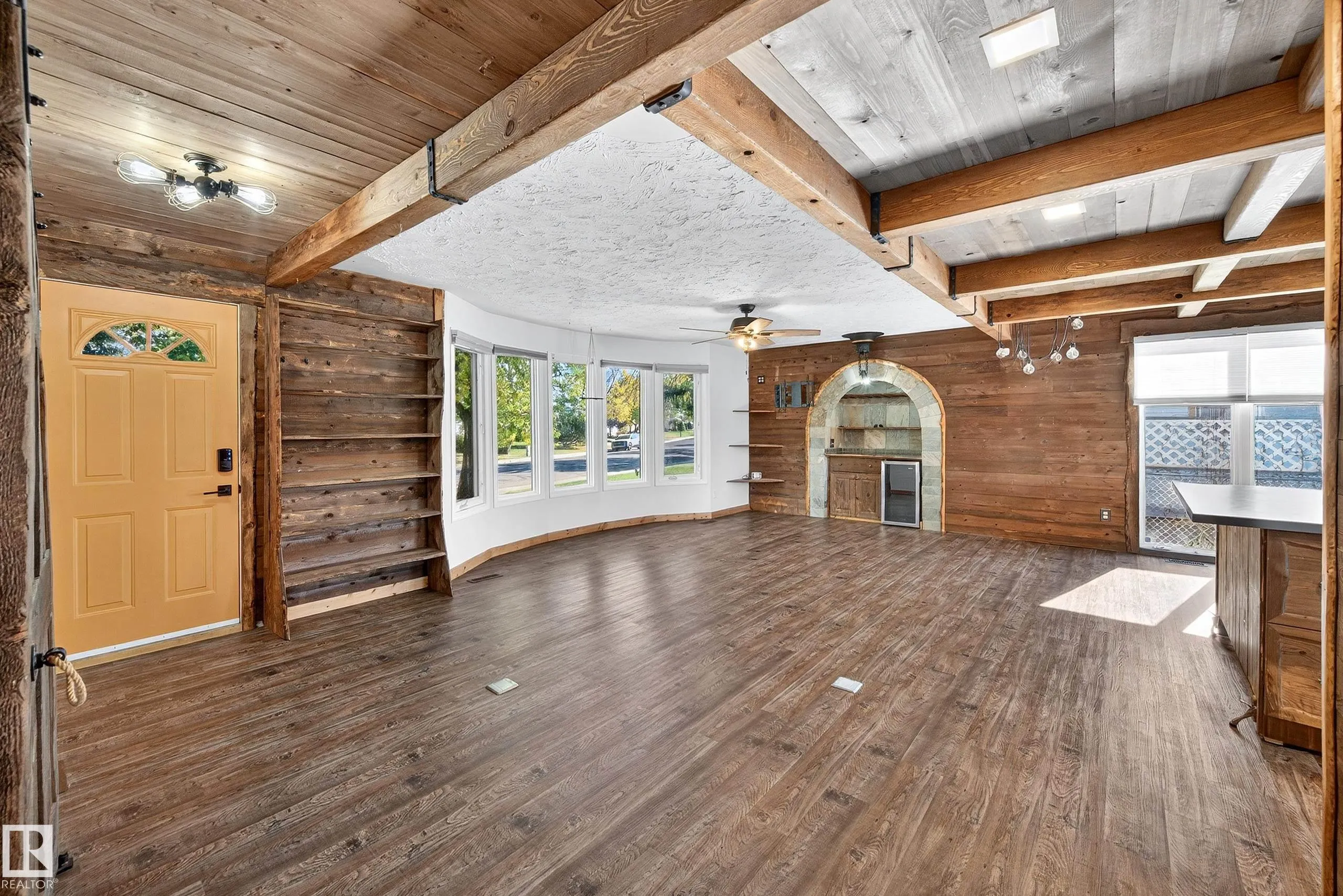 116 CORINTHIA Drive